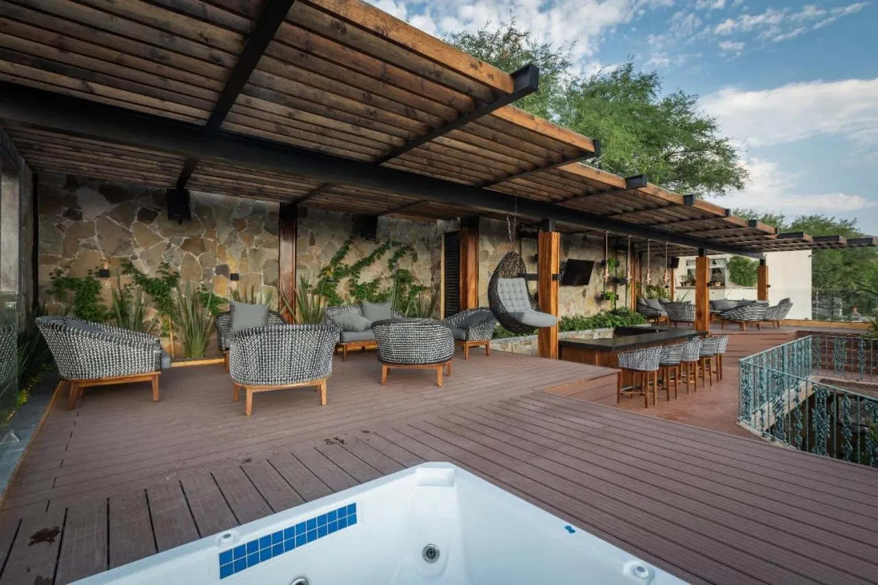 Hot Tub in Mansion San Miguel