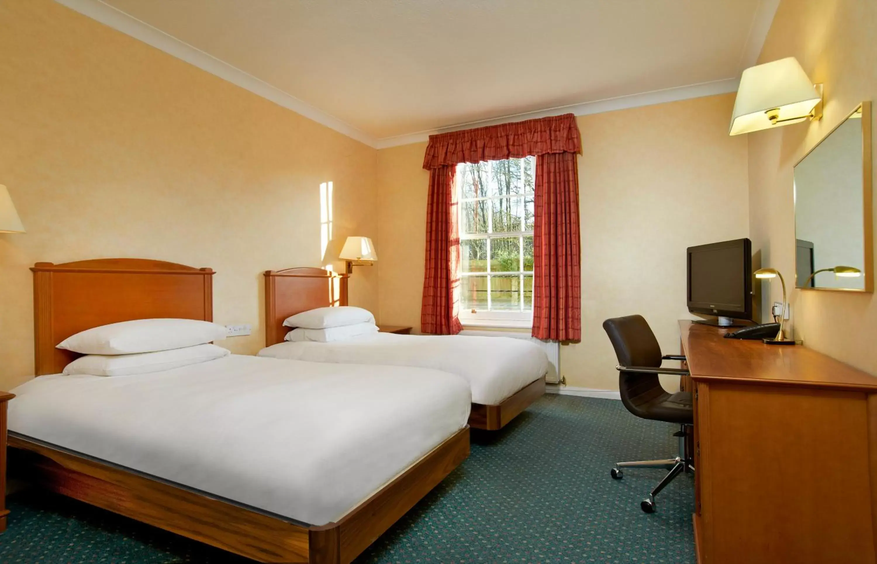 Bed in Avisford Park Hotel