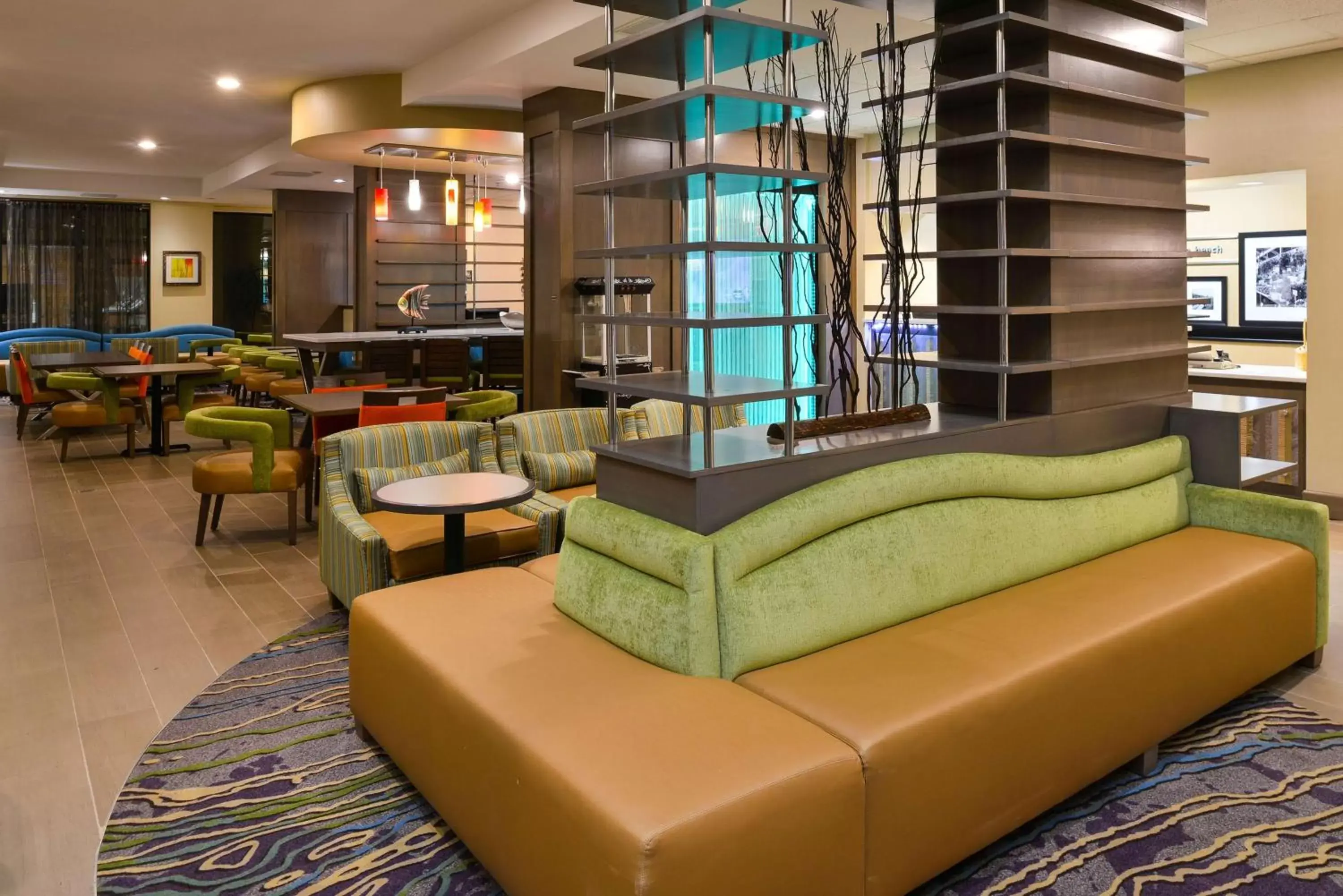 Lobby or reception, Lounge/Bar in Hampton Inn Northwood