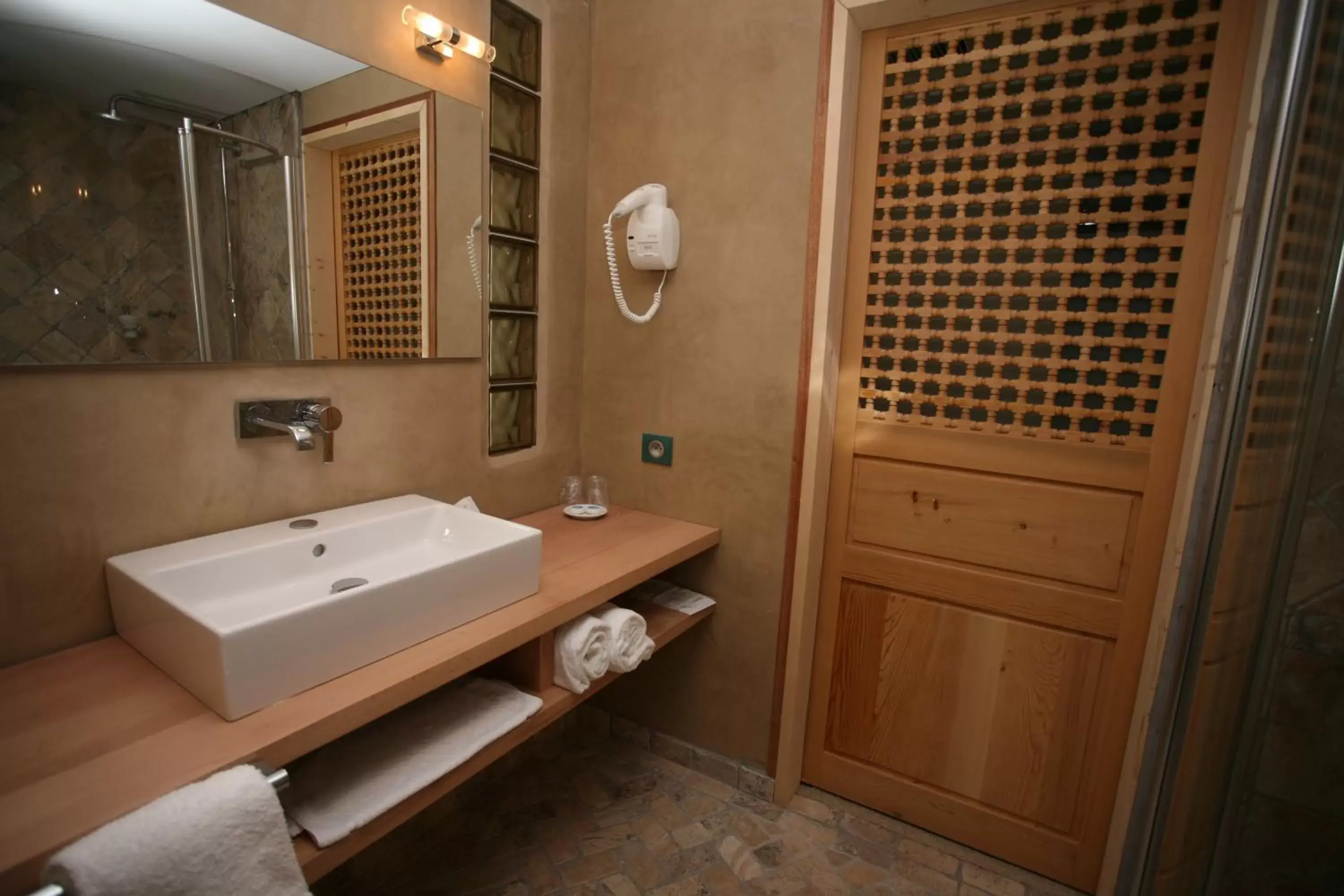 Bathroom in Hôtel Campo Dell'oro