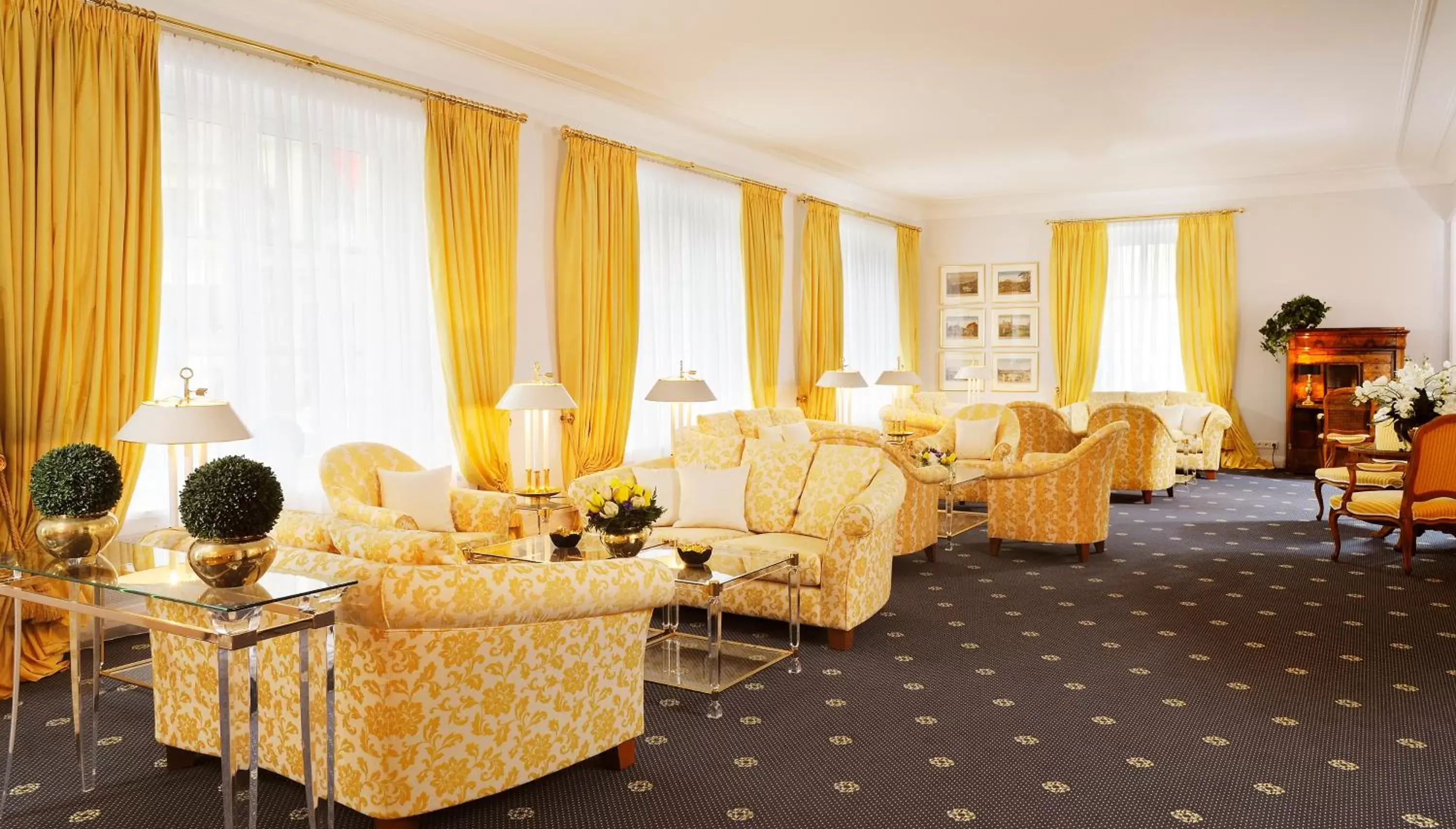 Lounge or bar, Seating Area in Hotel Bayerischer Hof