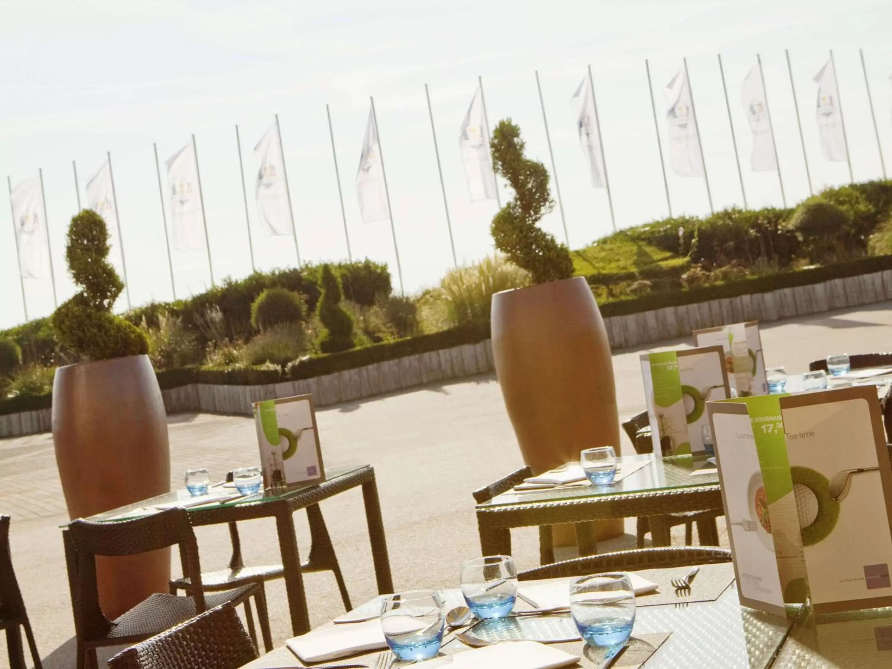 Restaurant/Places to Eat in Novotel Saint-Quentin en Yvelines