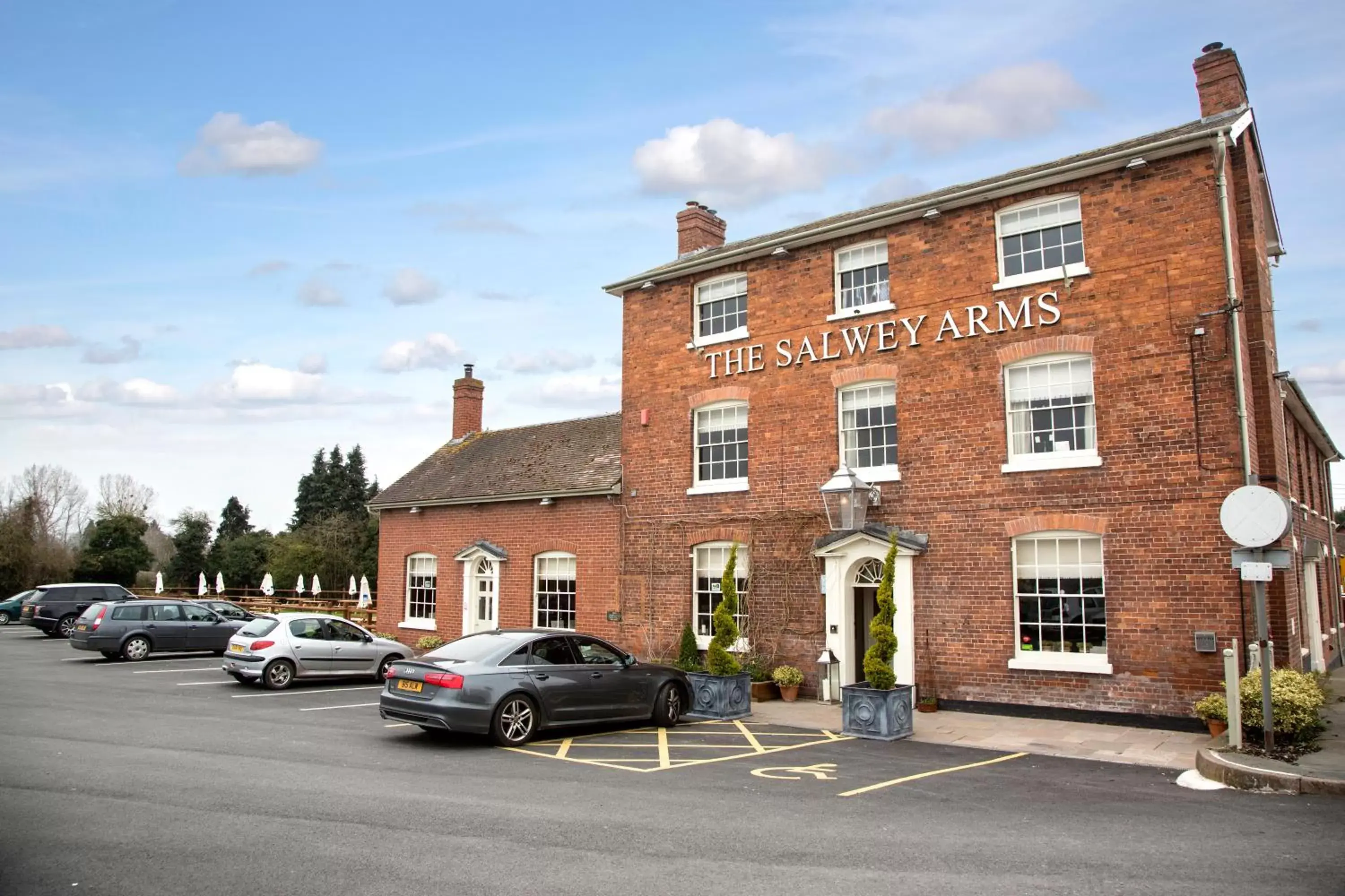 Facade/entrance, Property Building in The Salwey Arms