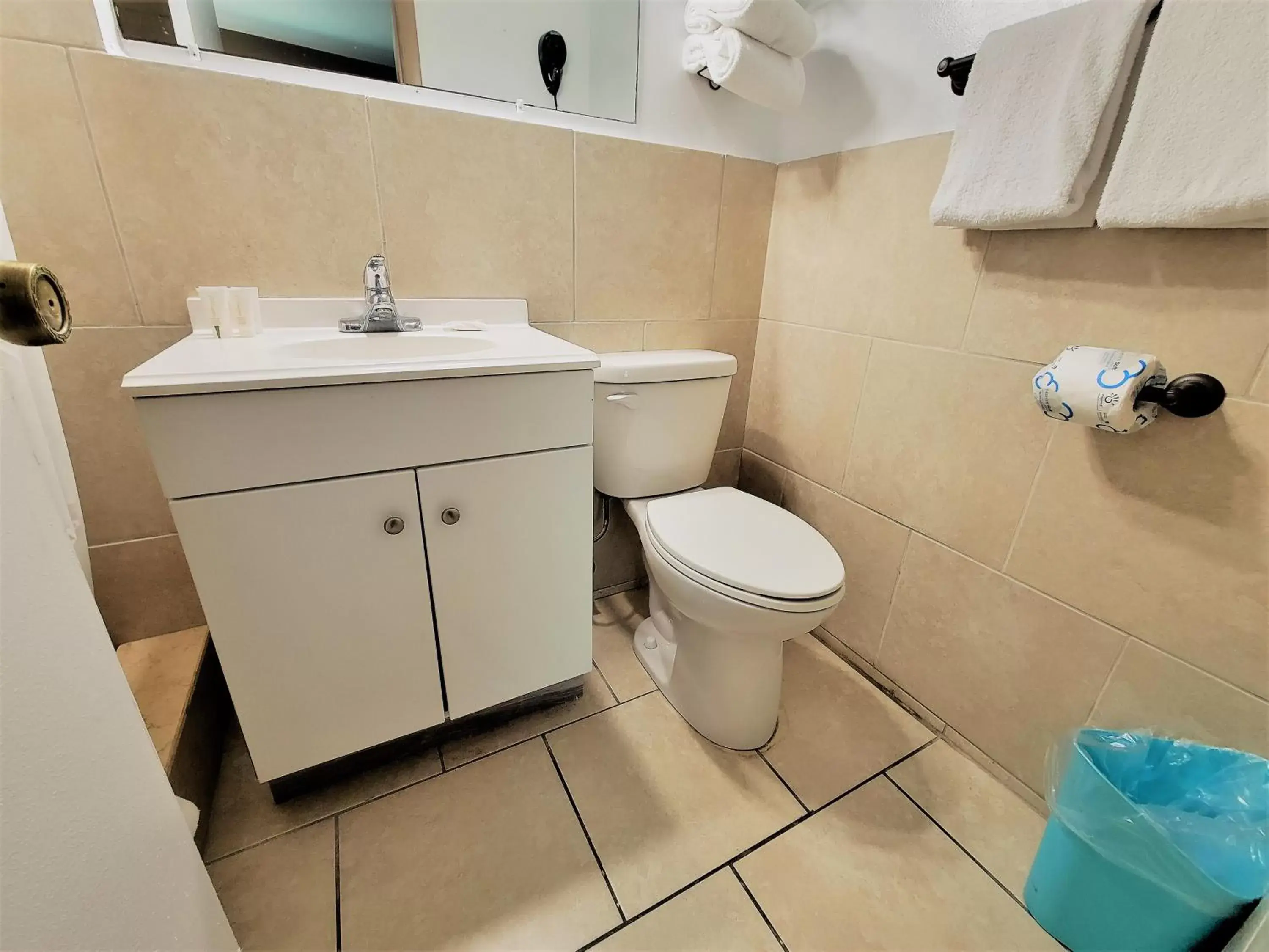 Property building, Bathroom in Looe Key Reef Resort and Dive Center