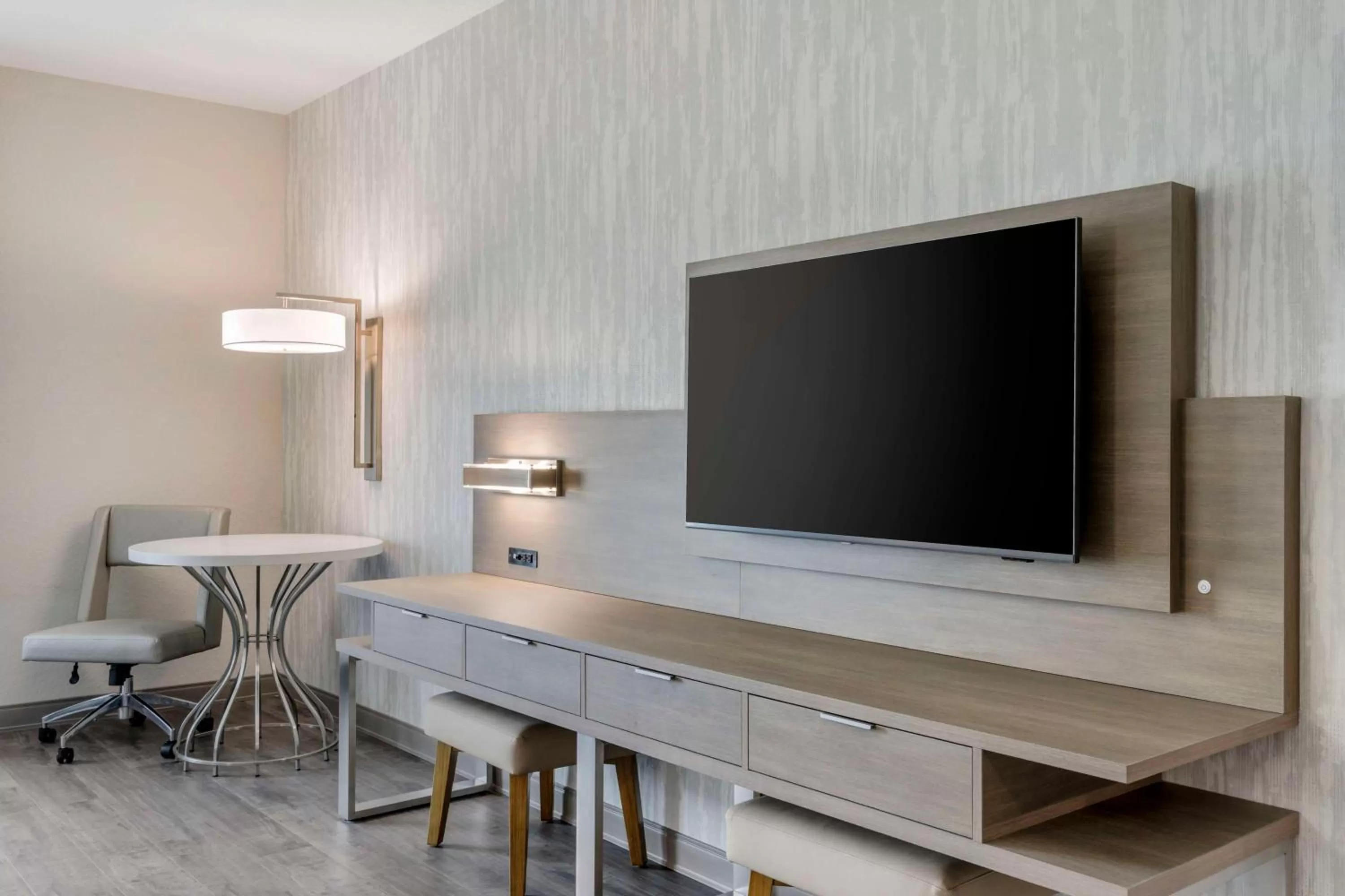 Bedroom in Best Western Plus Winter Haven Inn & Suites