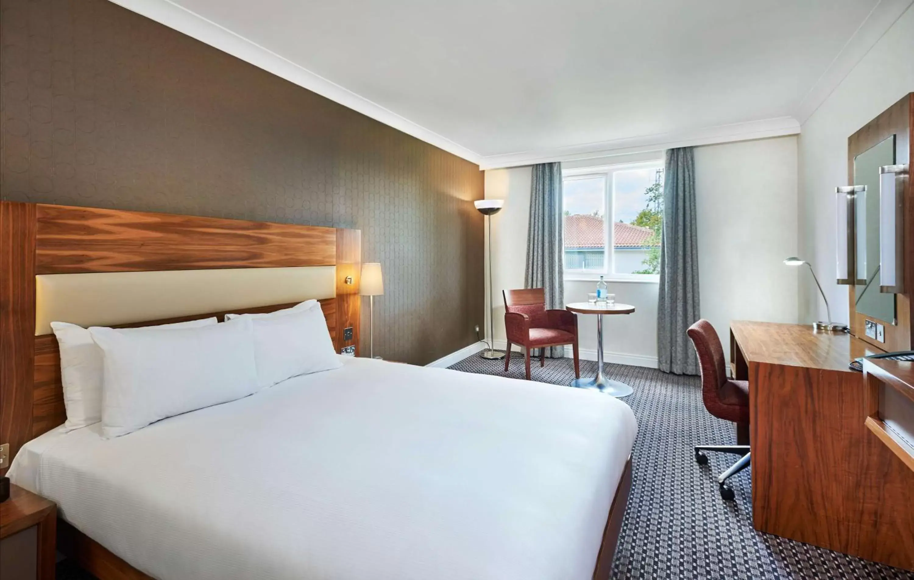 Bedroom, Bed in DoubleTree by Hilton Bristol North