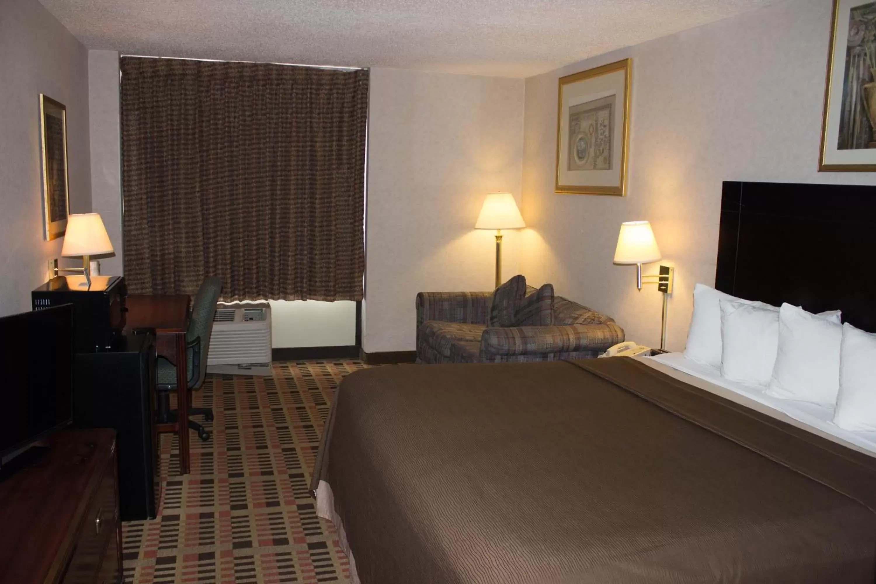 Bedroom, Bed in Days Inn by Wyndham Amarillo East