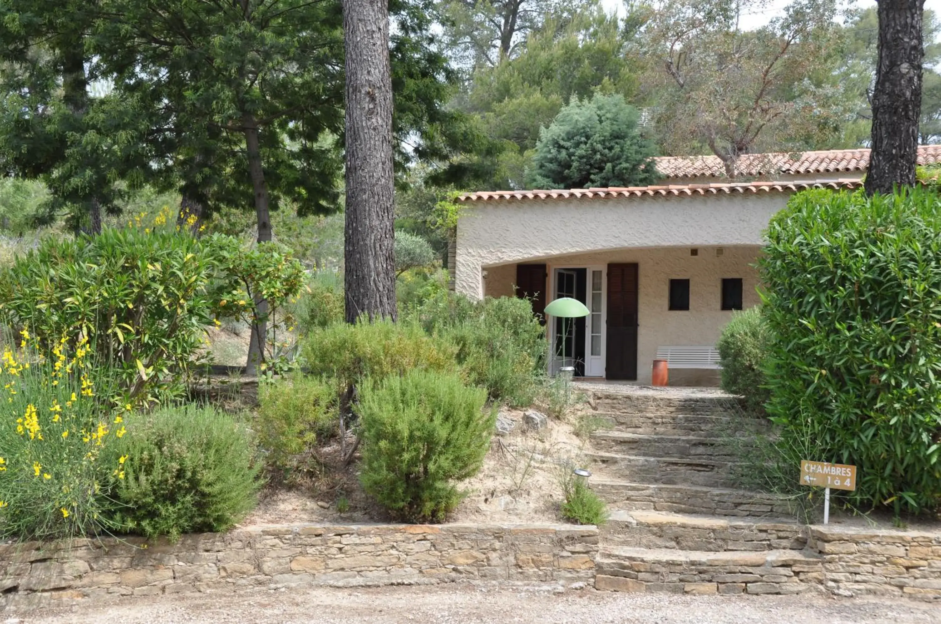 Facade/entrance, Property Building in La Cigalière