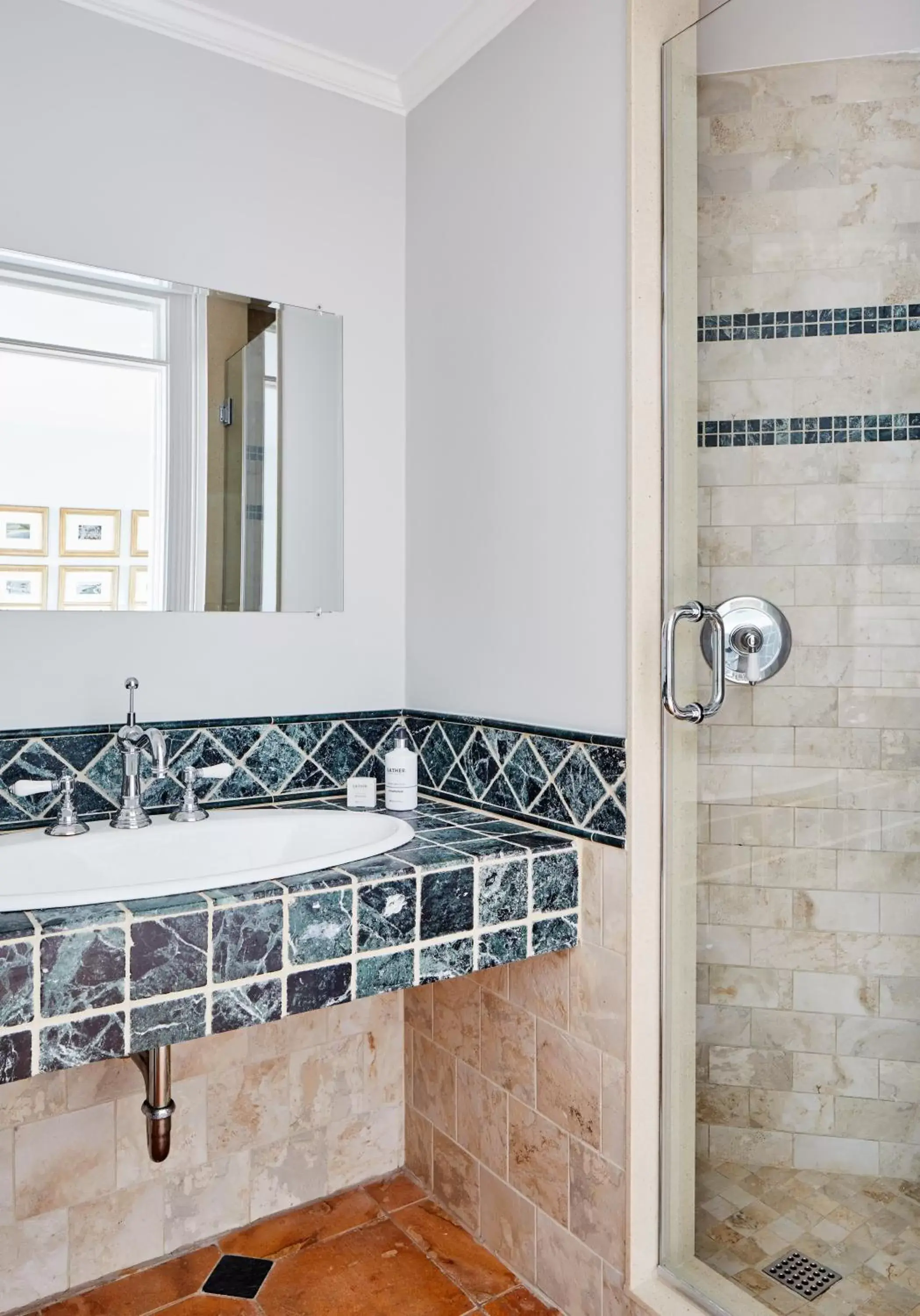 Shower, Bathroom in The Cliffside Inn