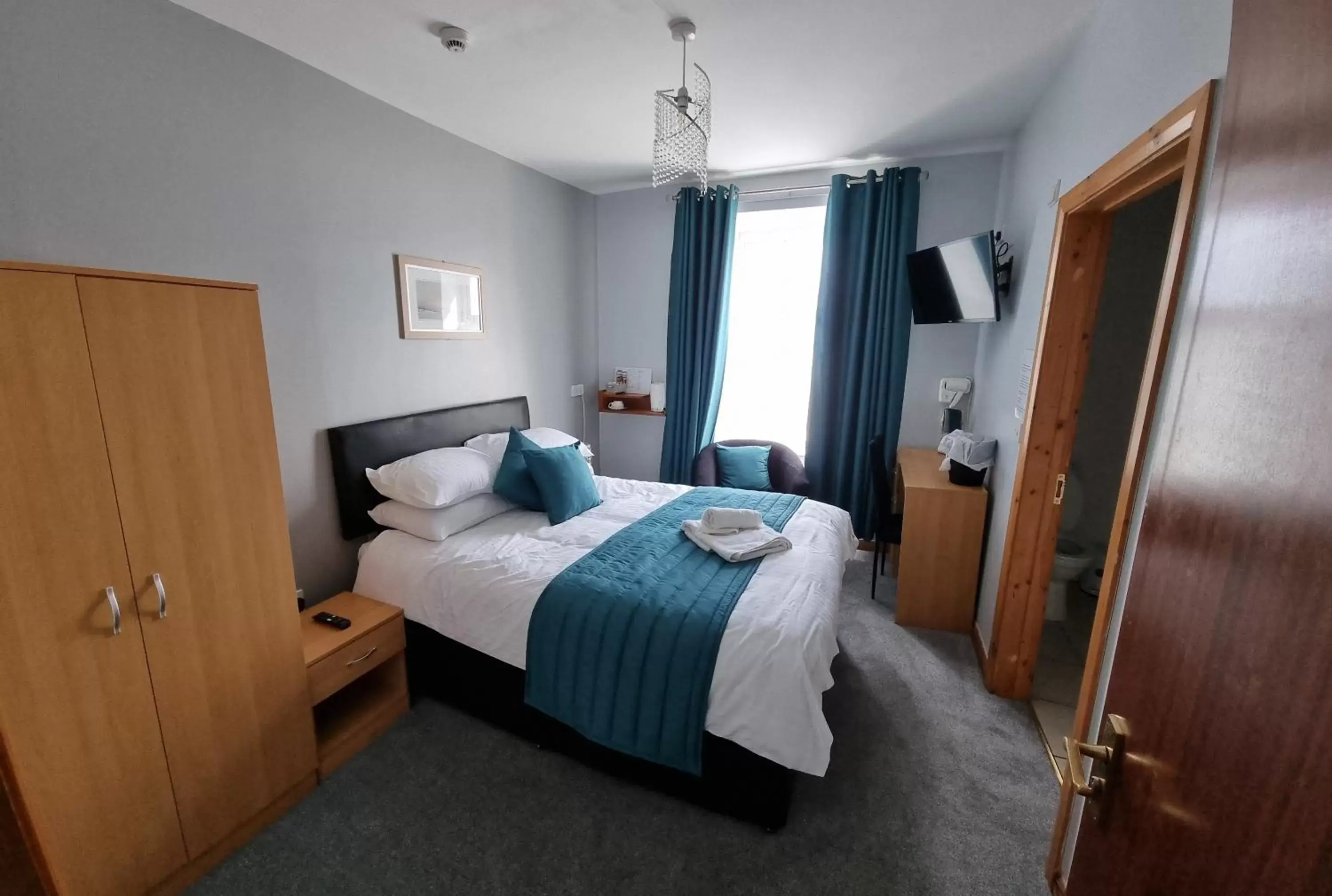 Bedroom, Bed in City Inn Bedroom, Bed in City Inn