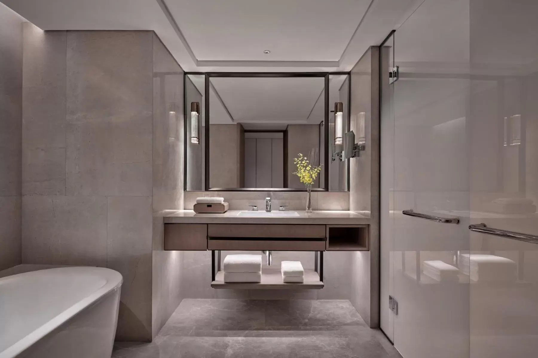 Toilet, Bathroom in Grand Hyatt Beijing