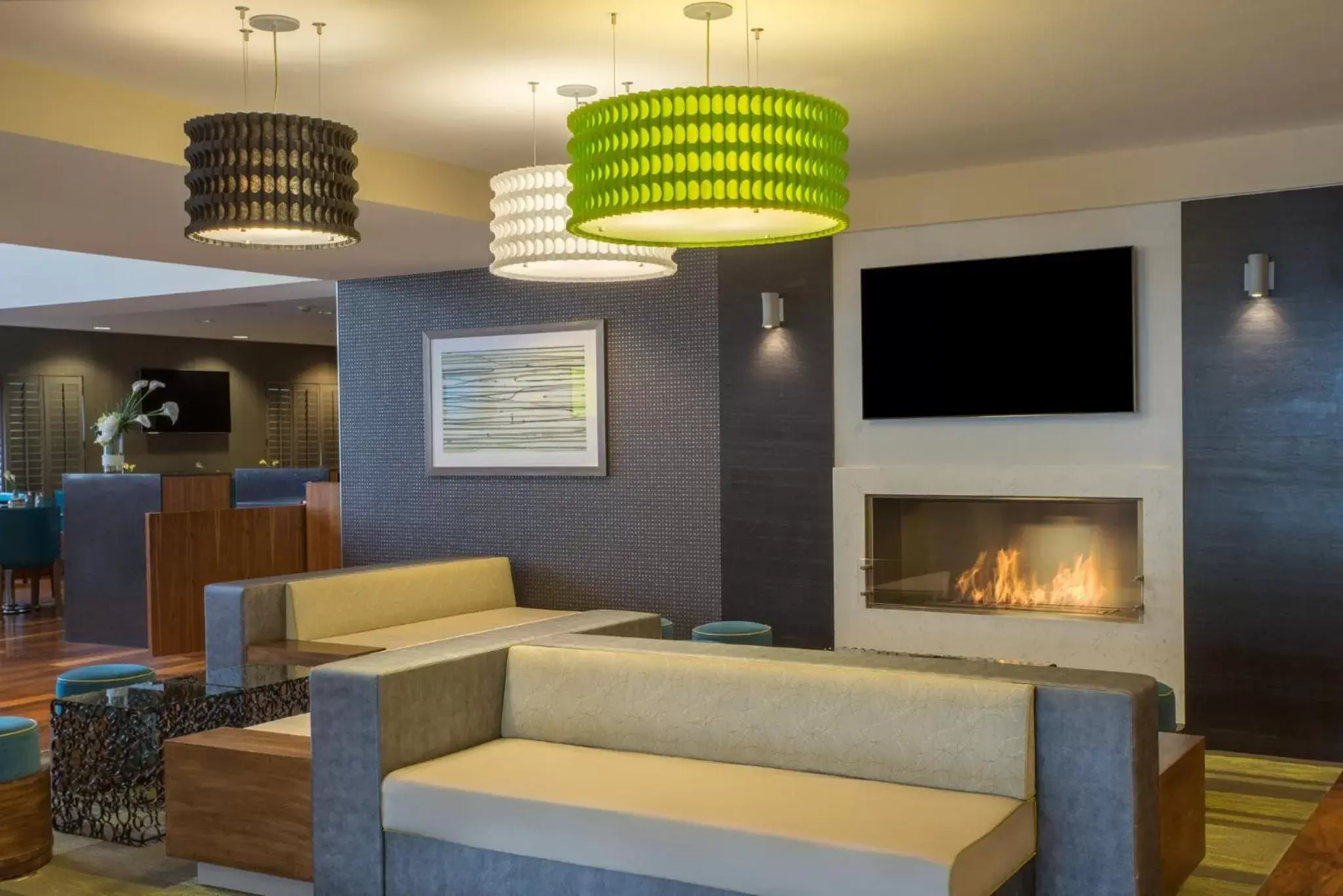 Property building, Lounge/Bar in Holiday Inn Baltimore BWI Airport, an IHG Hotel