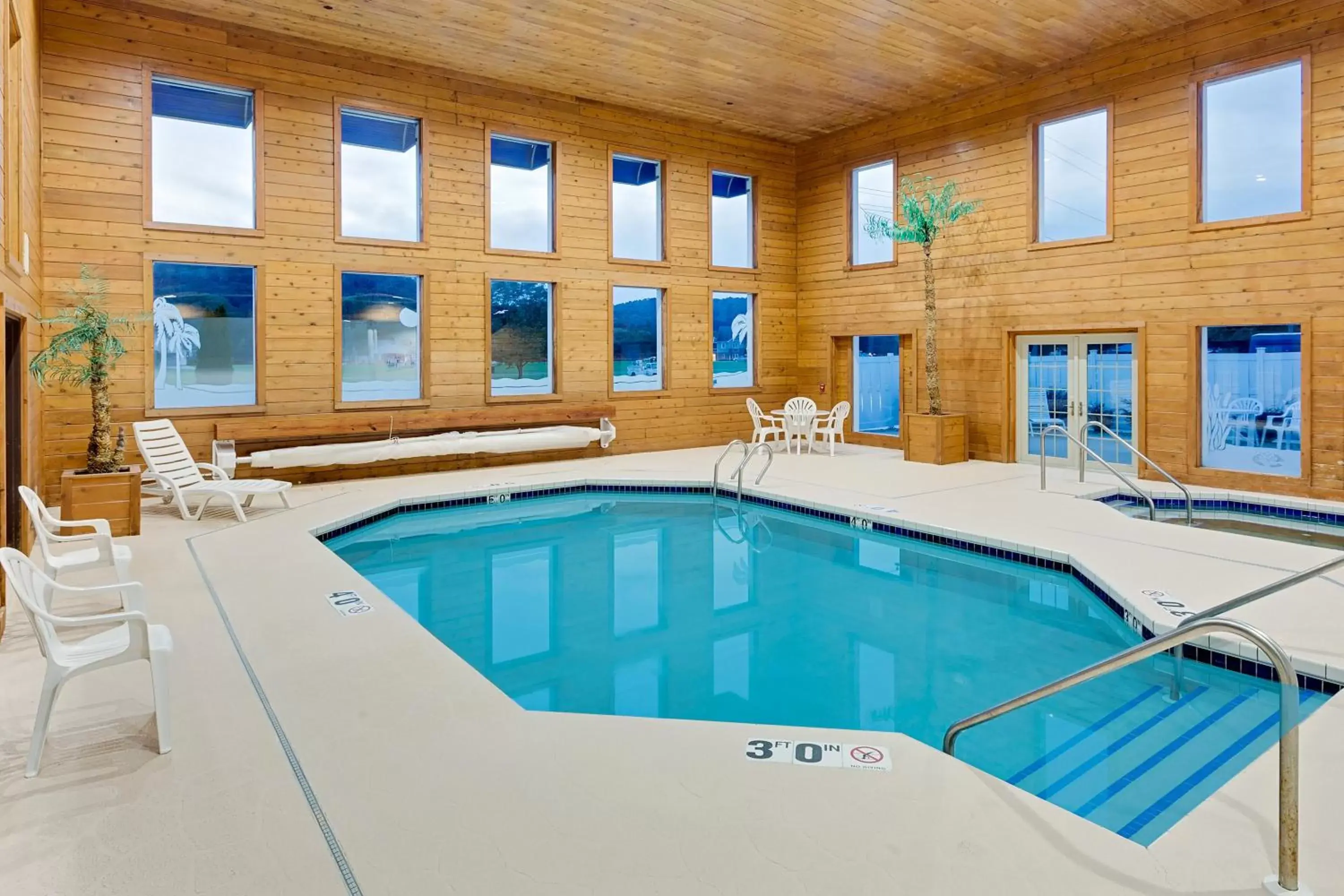 Swimming Pool in Ramada by Wyndham Richland Center
