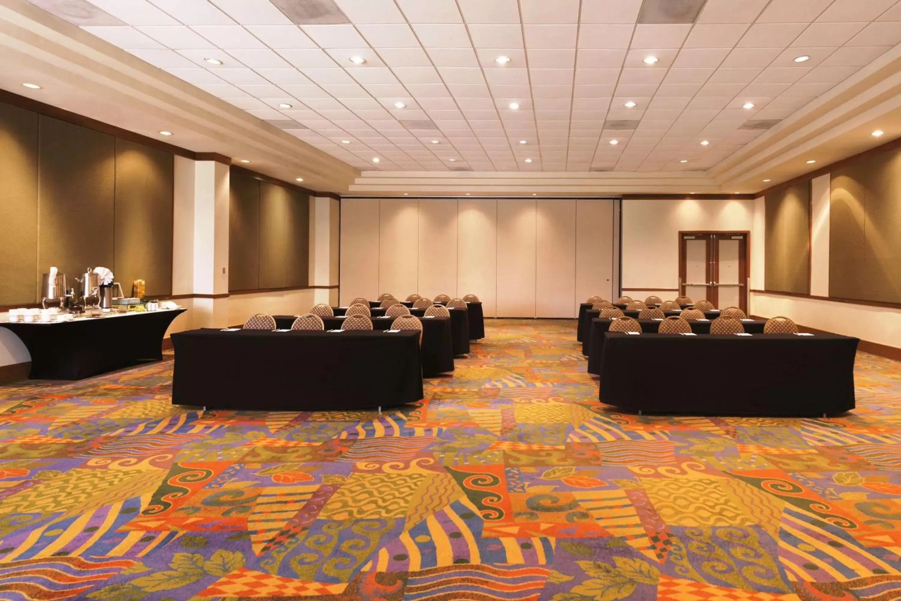 Meeting/conference room in Embassy Suites by Hilton Dorado del Mar Beach Resort