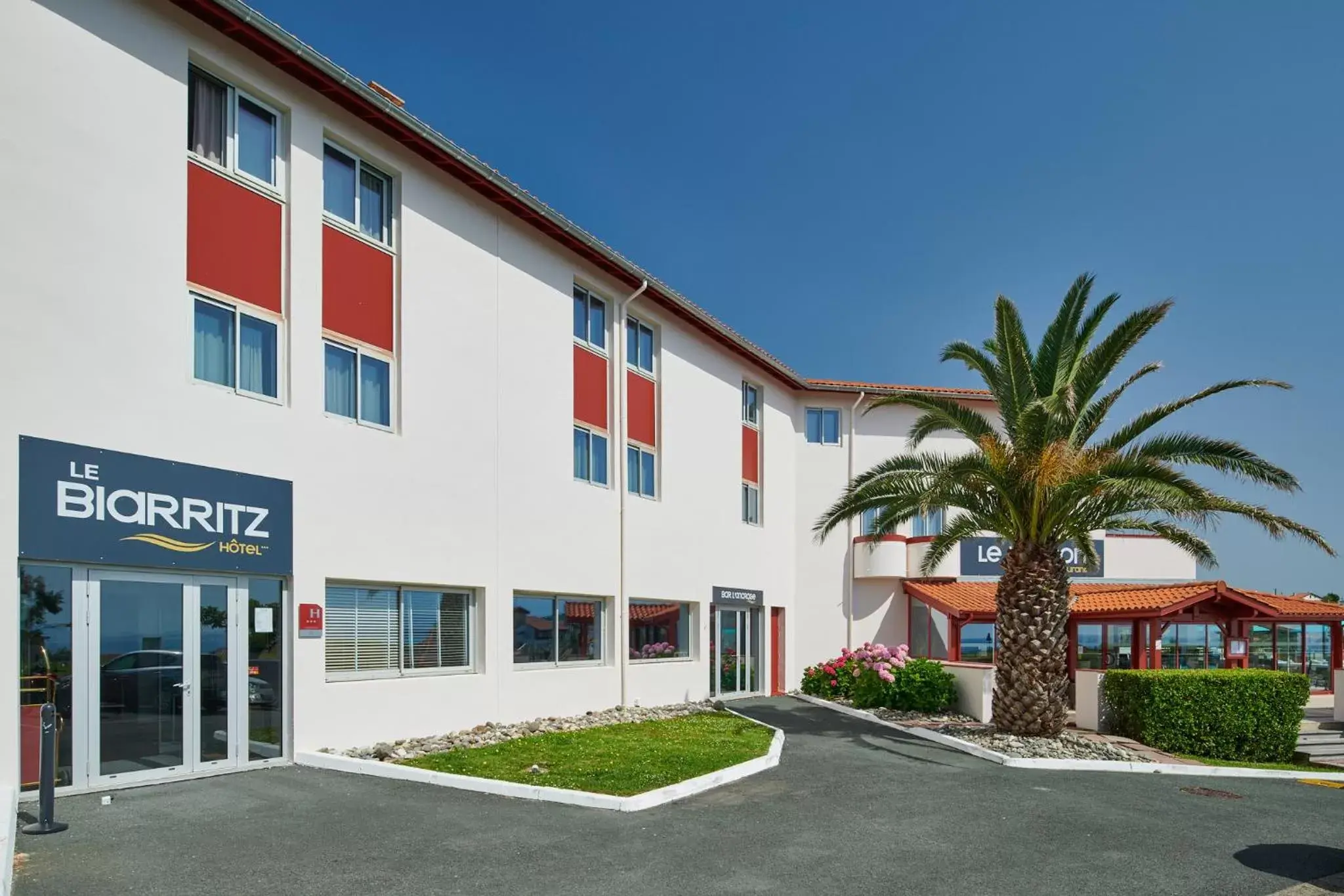 City view, Property Building in Hôtel Le Biarritz