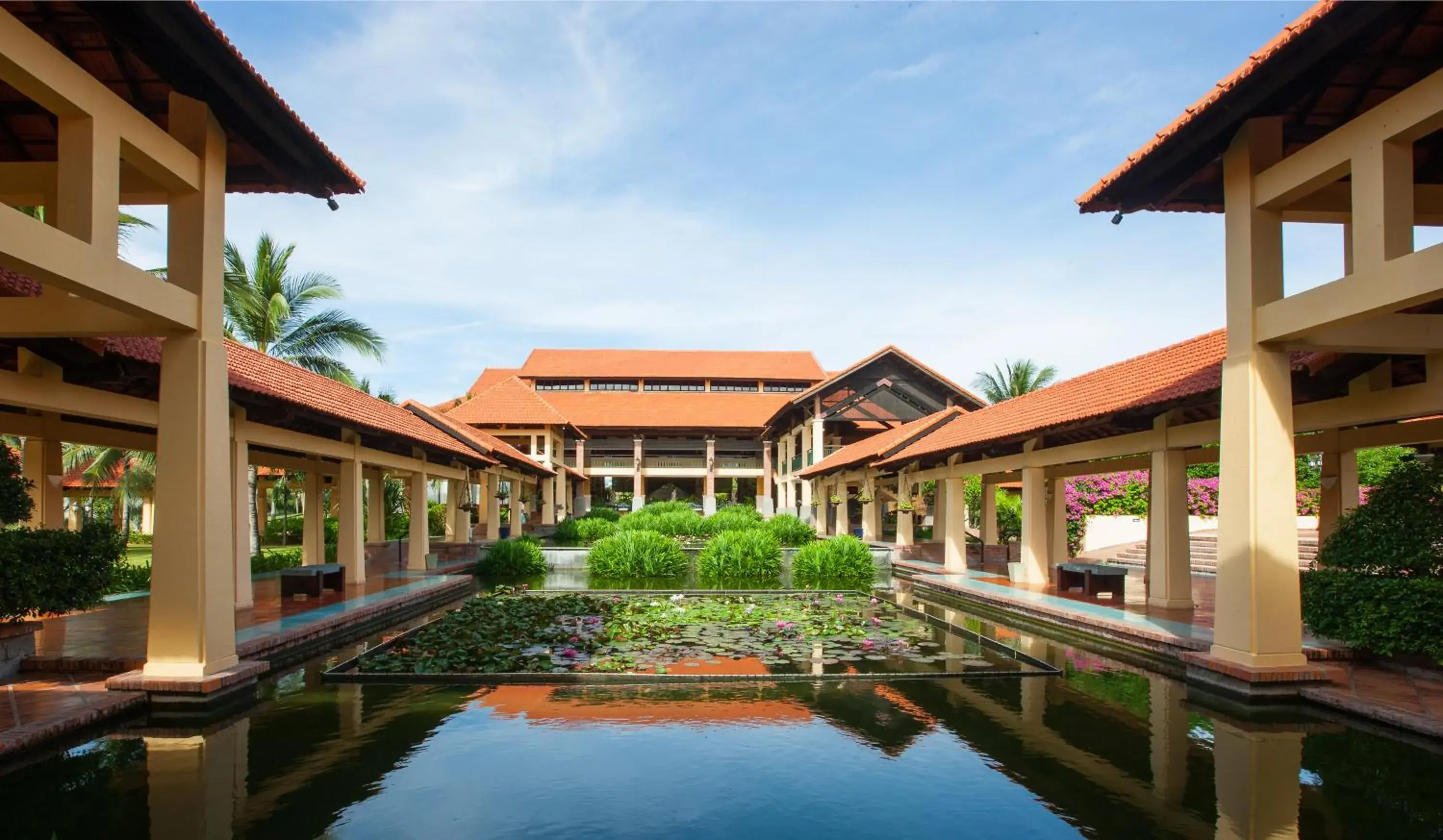 Property building, Swimming Pool in Pandanus Resort