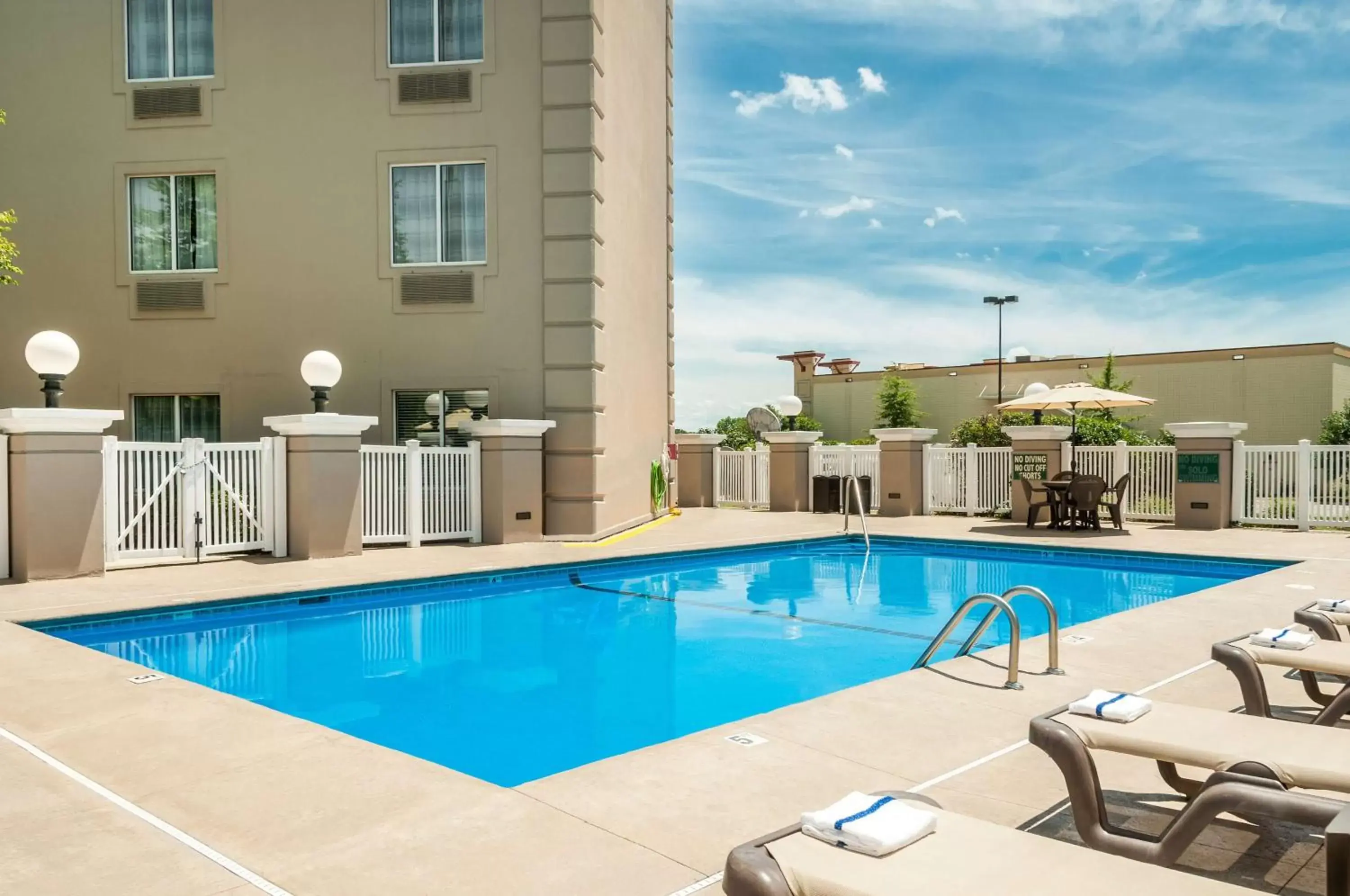 Activities, Swimming Pool in Country Inn & Suites by Radisson, Cookeville, TN