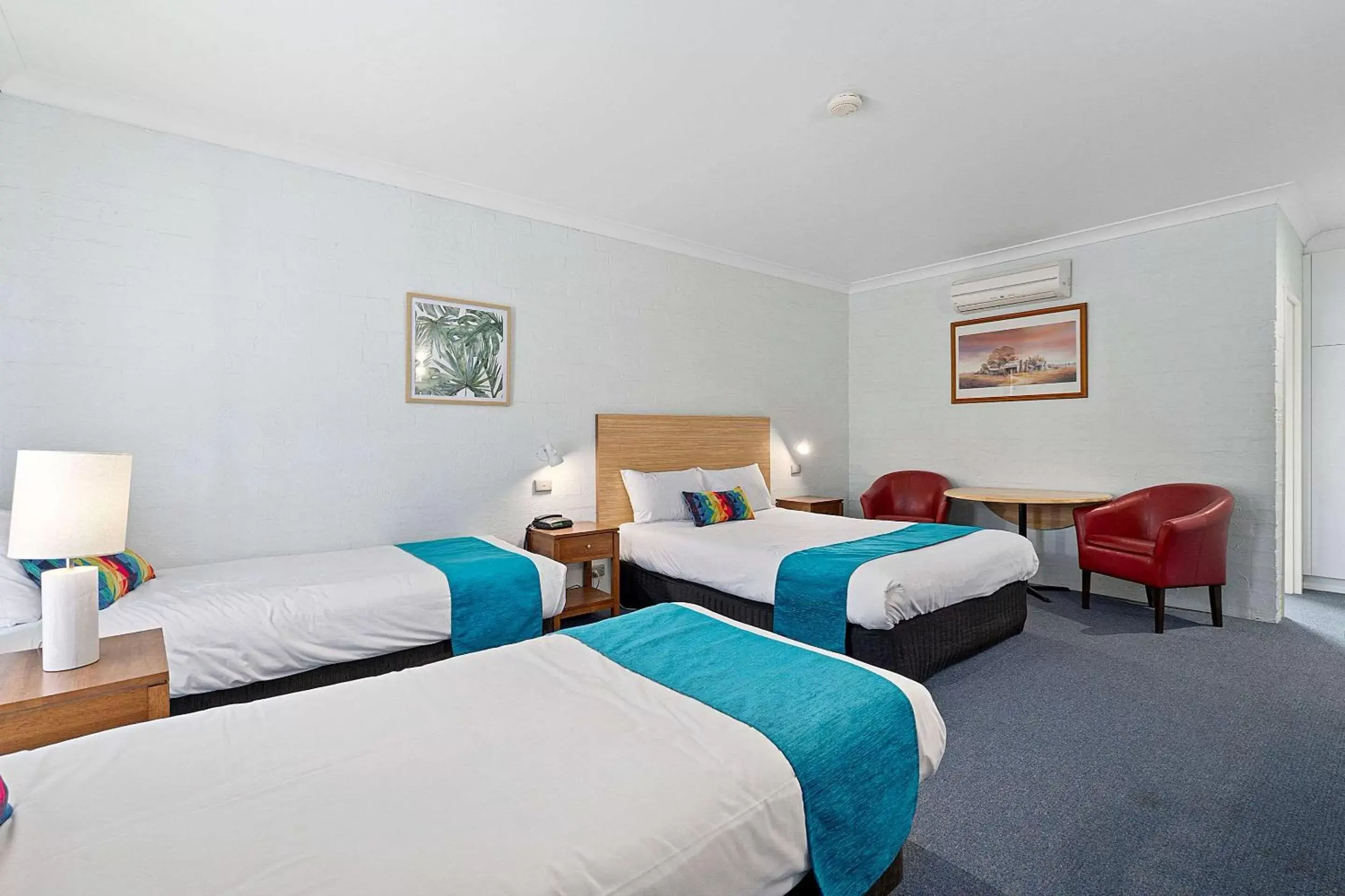 Photo of the whole room, Bed in Econo Lodge Border Gateway Wodonga