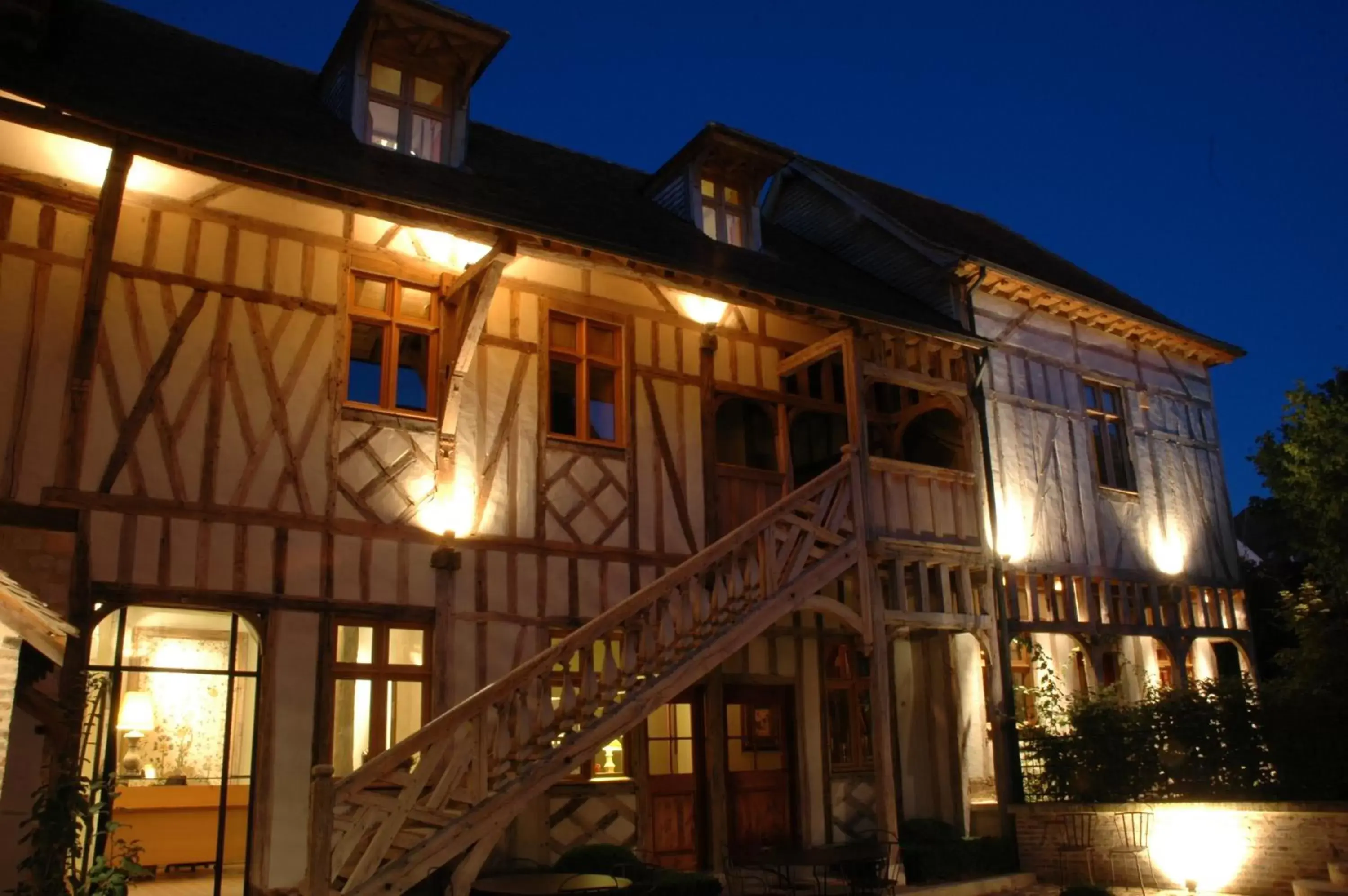 Facade/entrance, Property Building in Hôtel la Maison de Rhodes & Spa