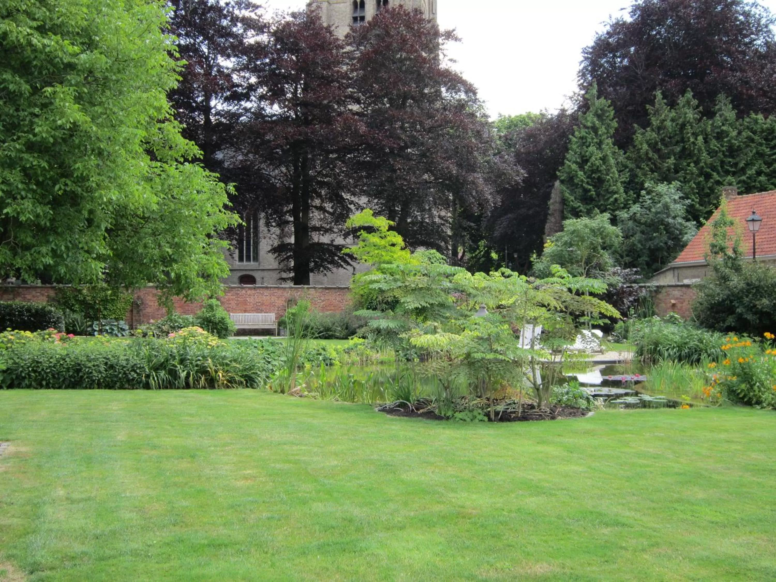 Spring in B&B Pastorie van Merkem