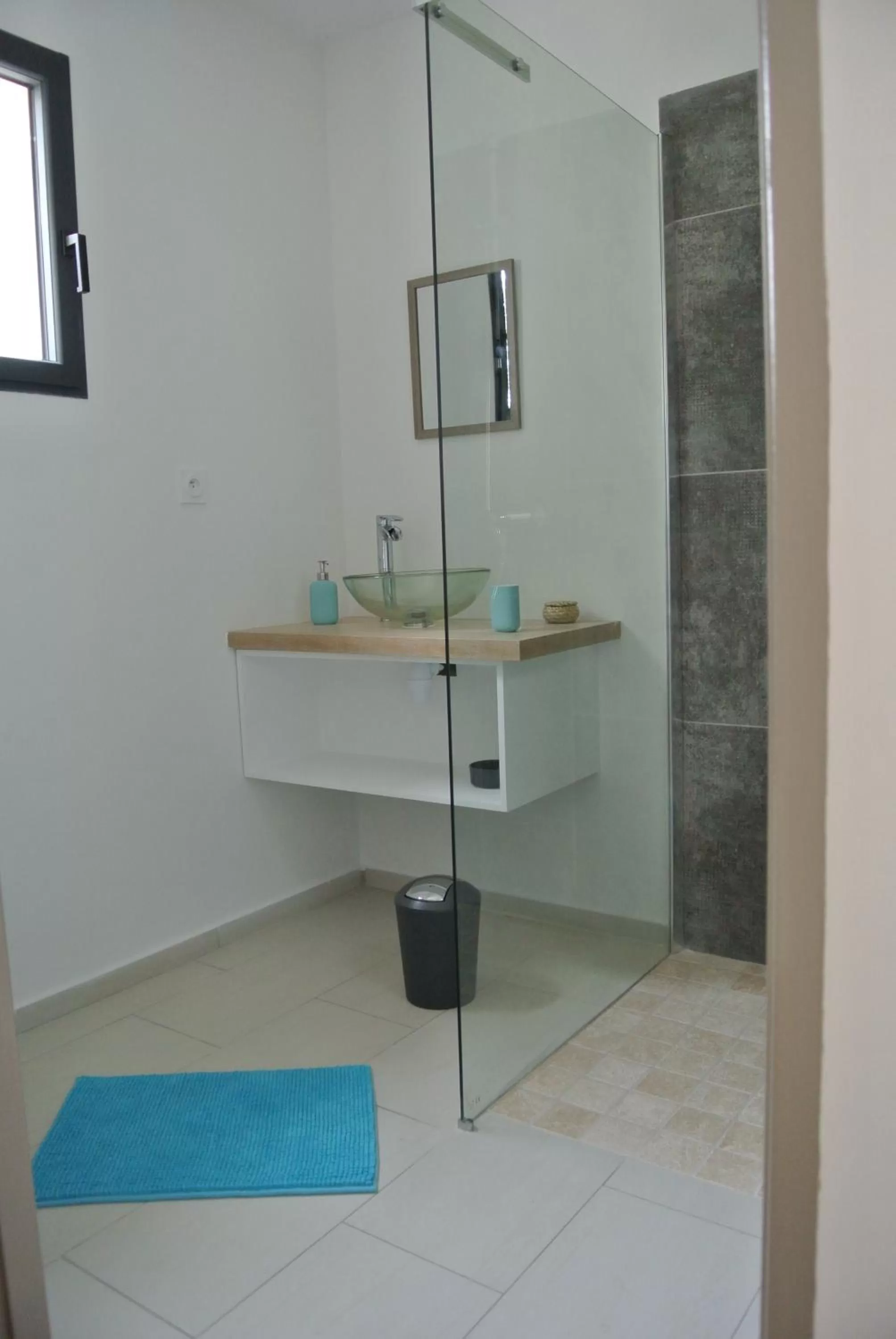 Shower in CARPE DIEM Résidence Hôtelière