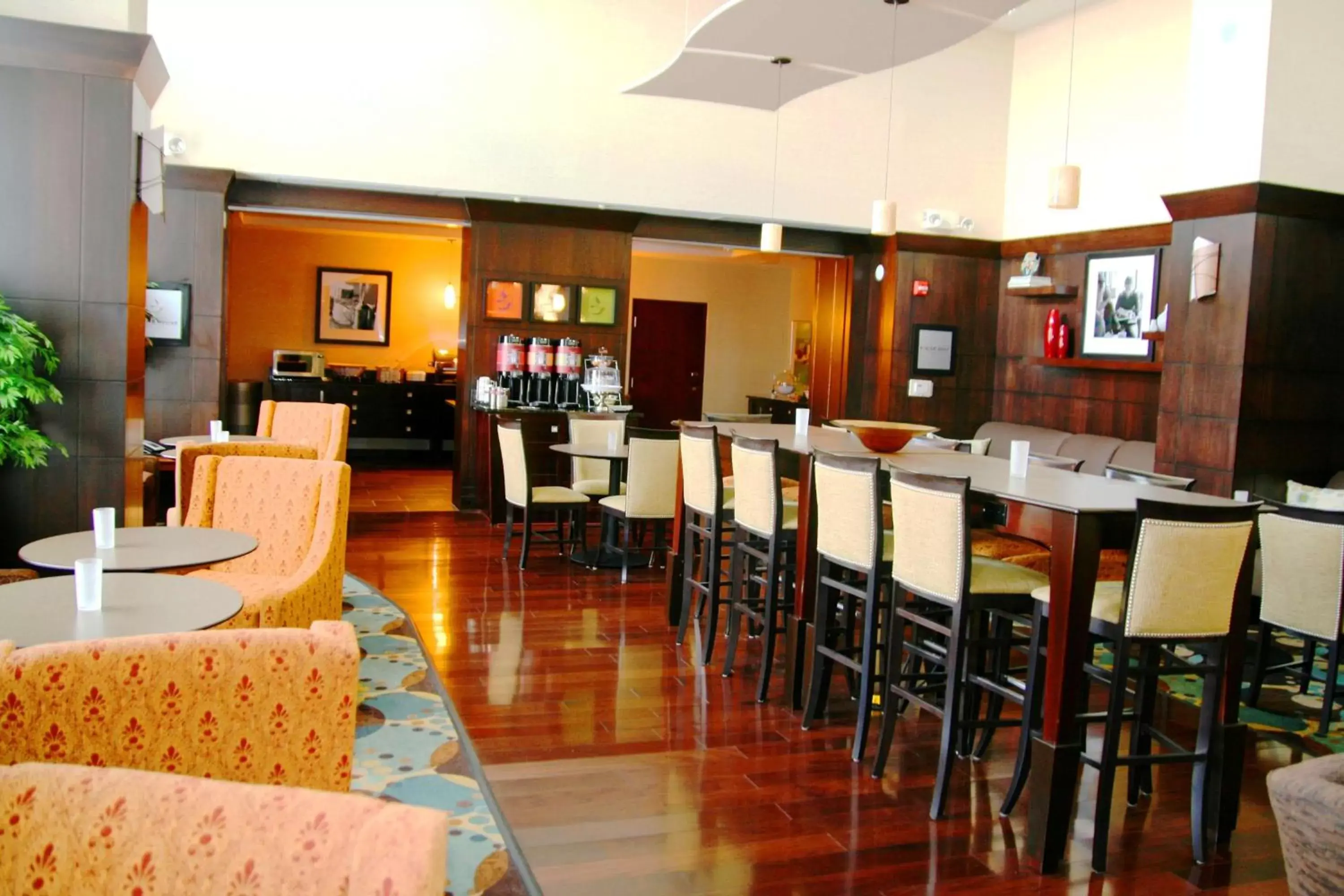 Dining area, Restaurant/Places to Eat in Hampton Inn & Suites Detroit-Canton
