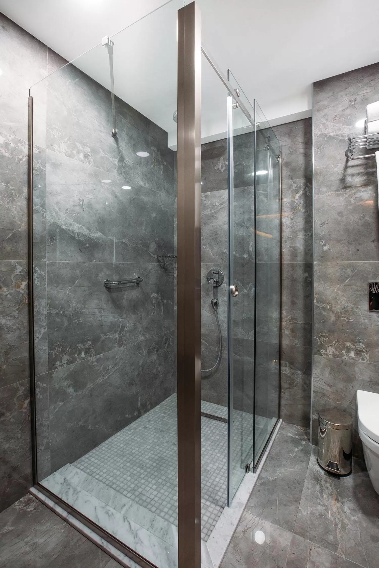 Bathroom in Marjan Plaza Hotel