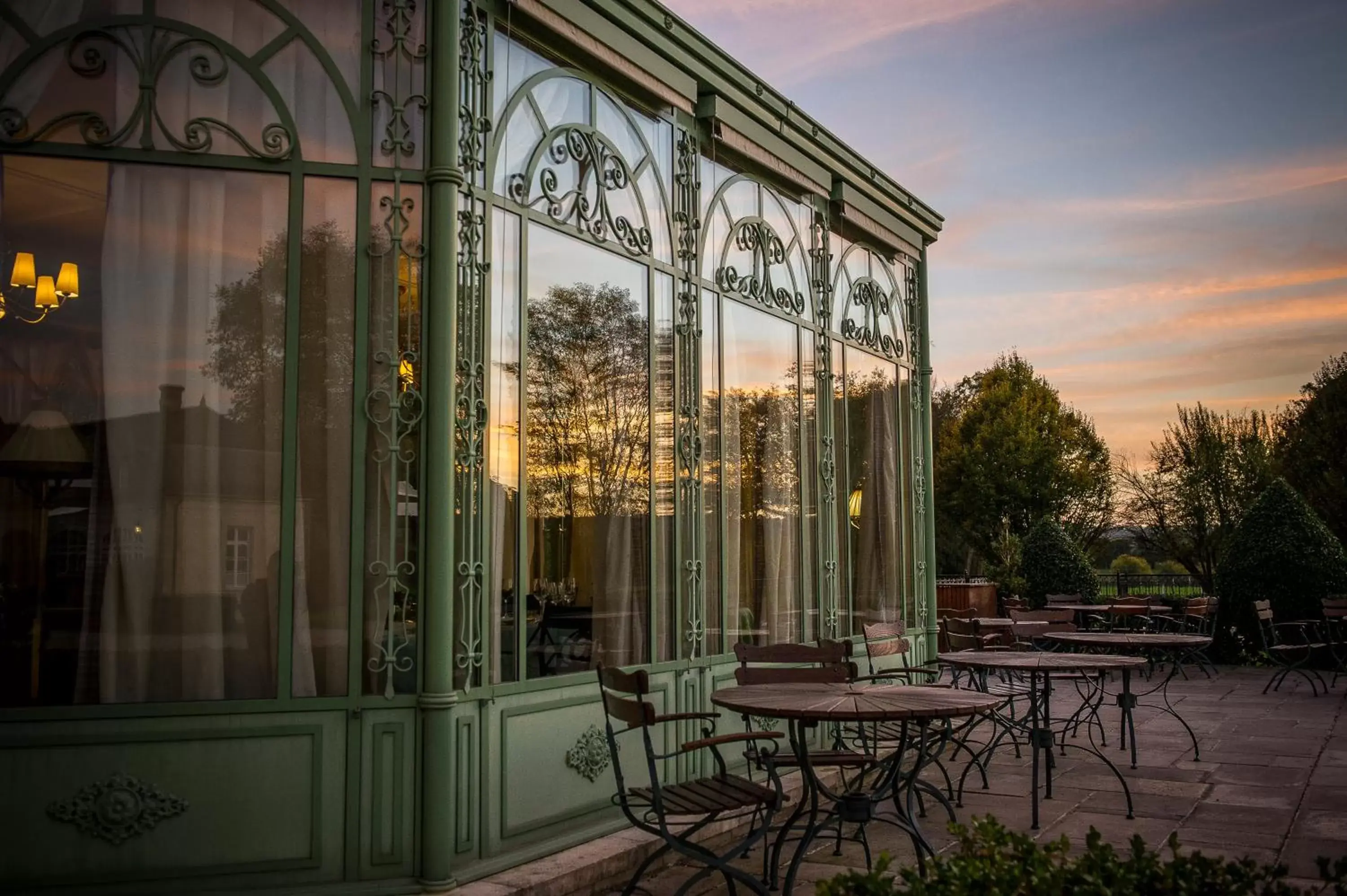 Restaurant/places to eat in Château de Courcelles
