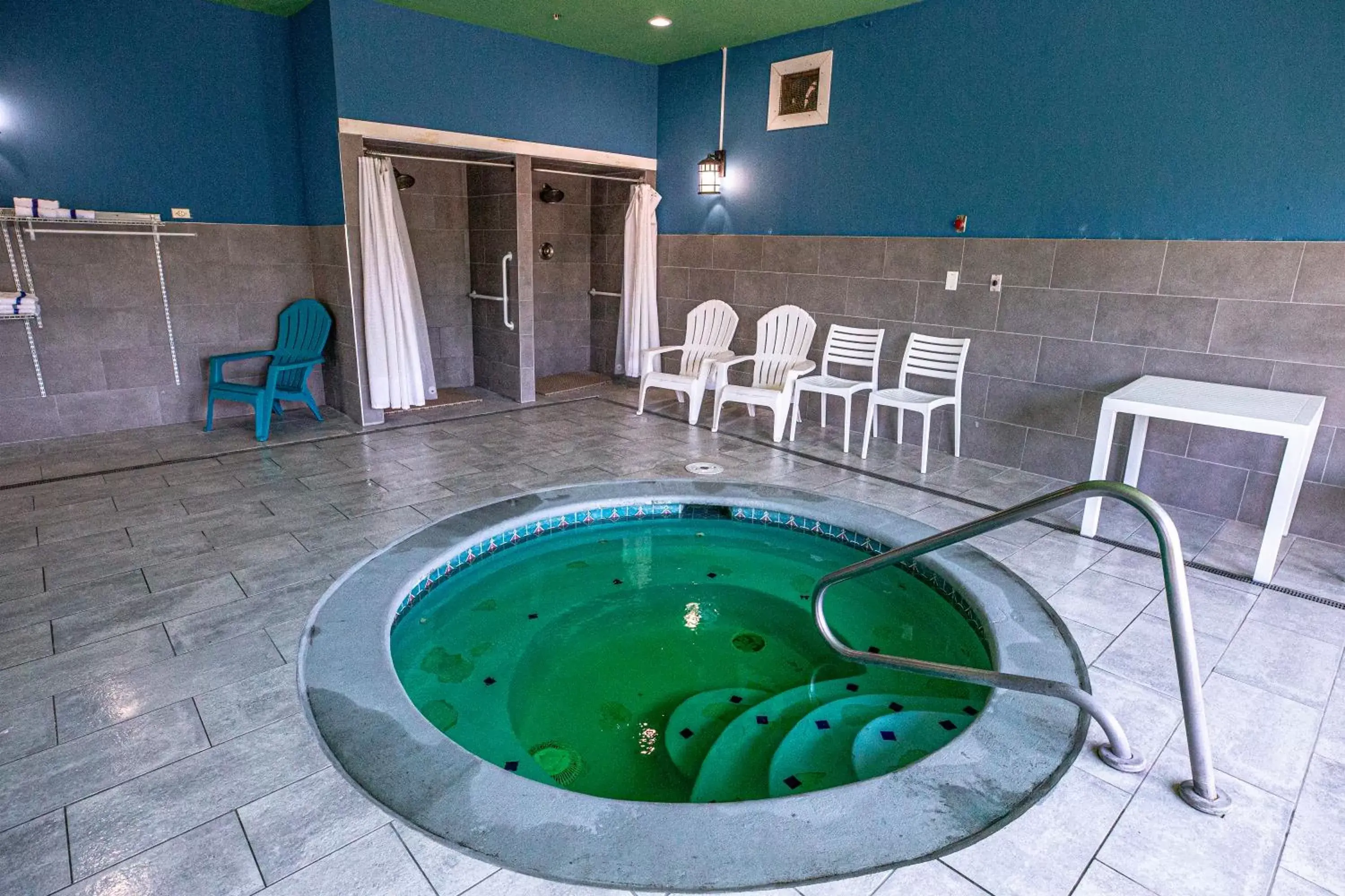 Swimming Pool in BayVue Hotel, Resort & Suites