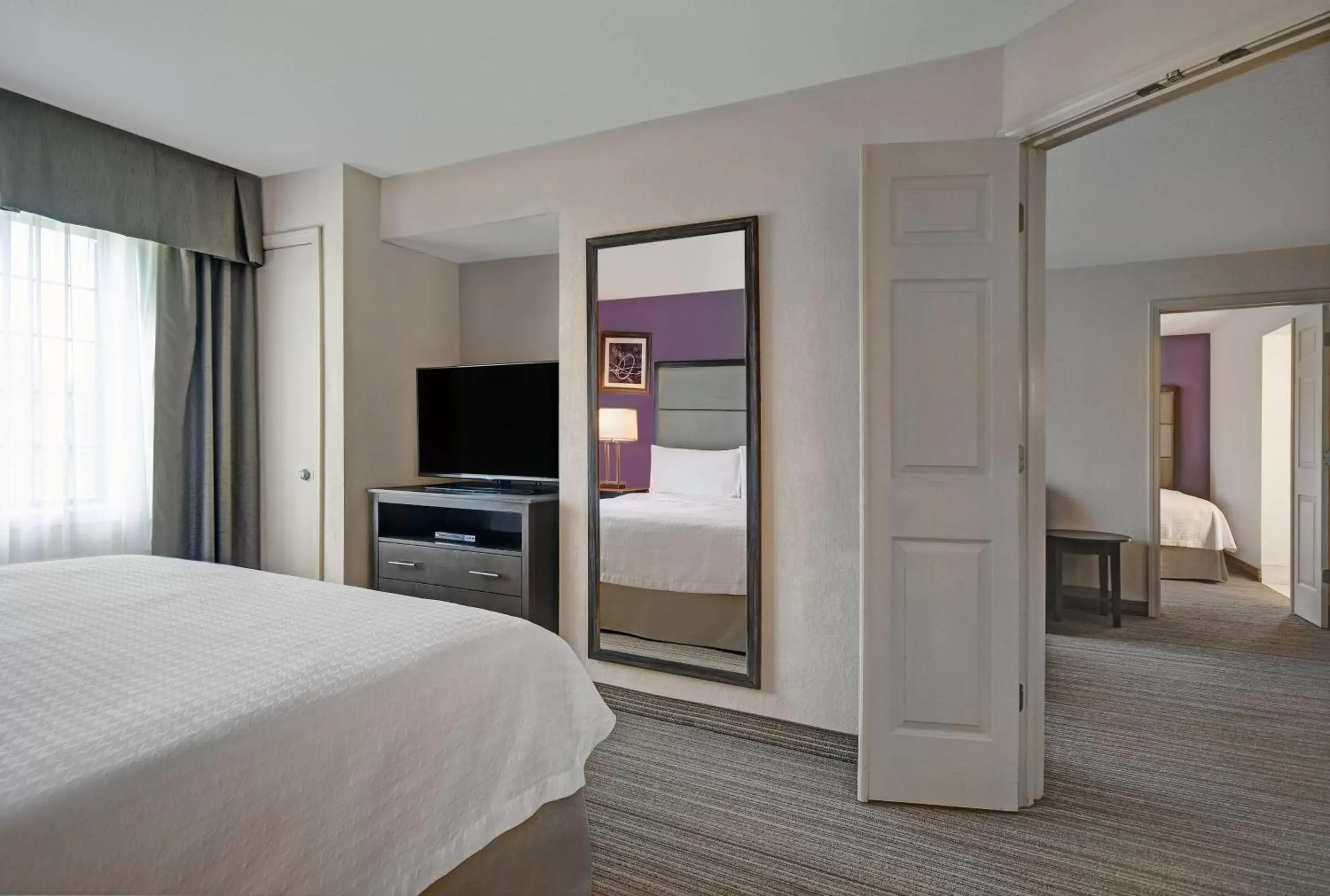 Bed, TV/Entertainment Center in Homewood Suites by Hilton Eatontown
