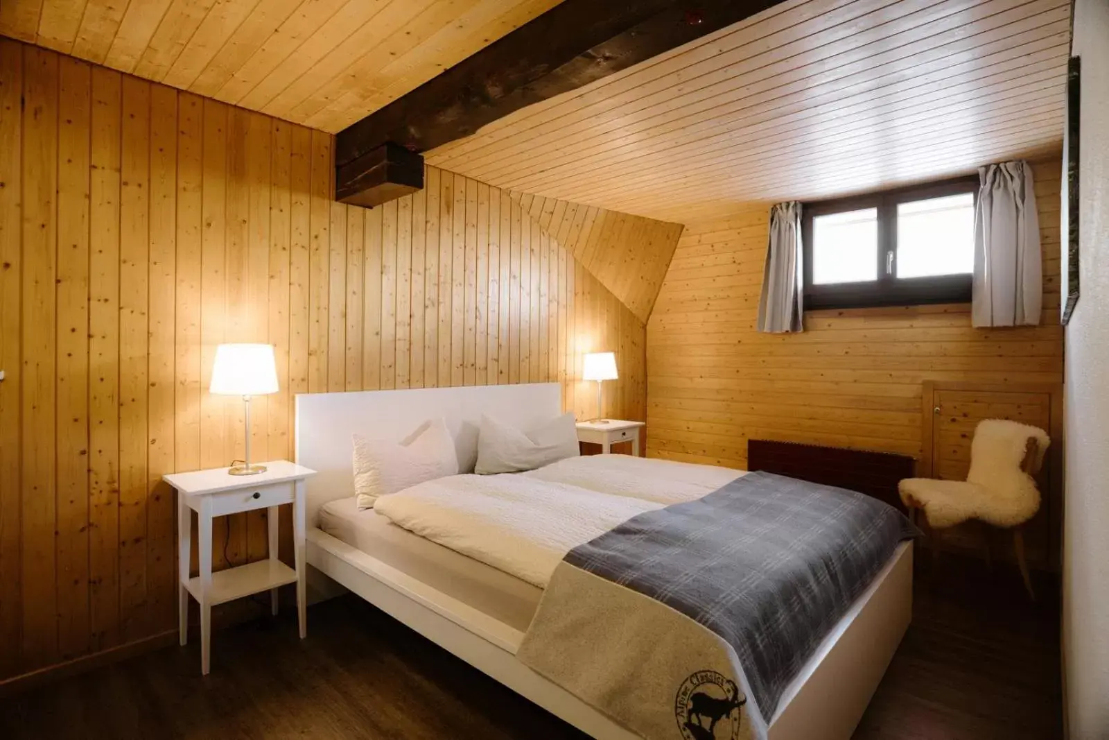 Standard Double Room with Shared Bathroom in Berg- & Naturhotel Engstligenalp