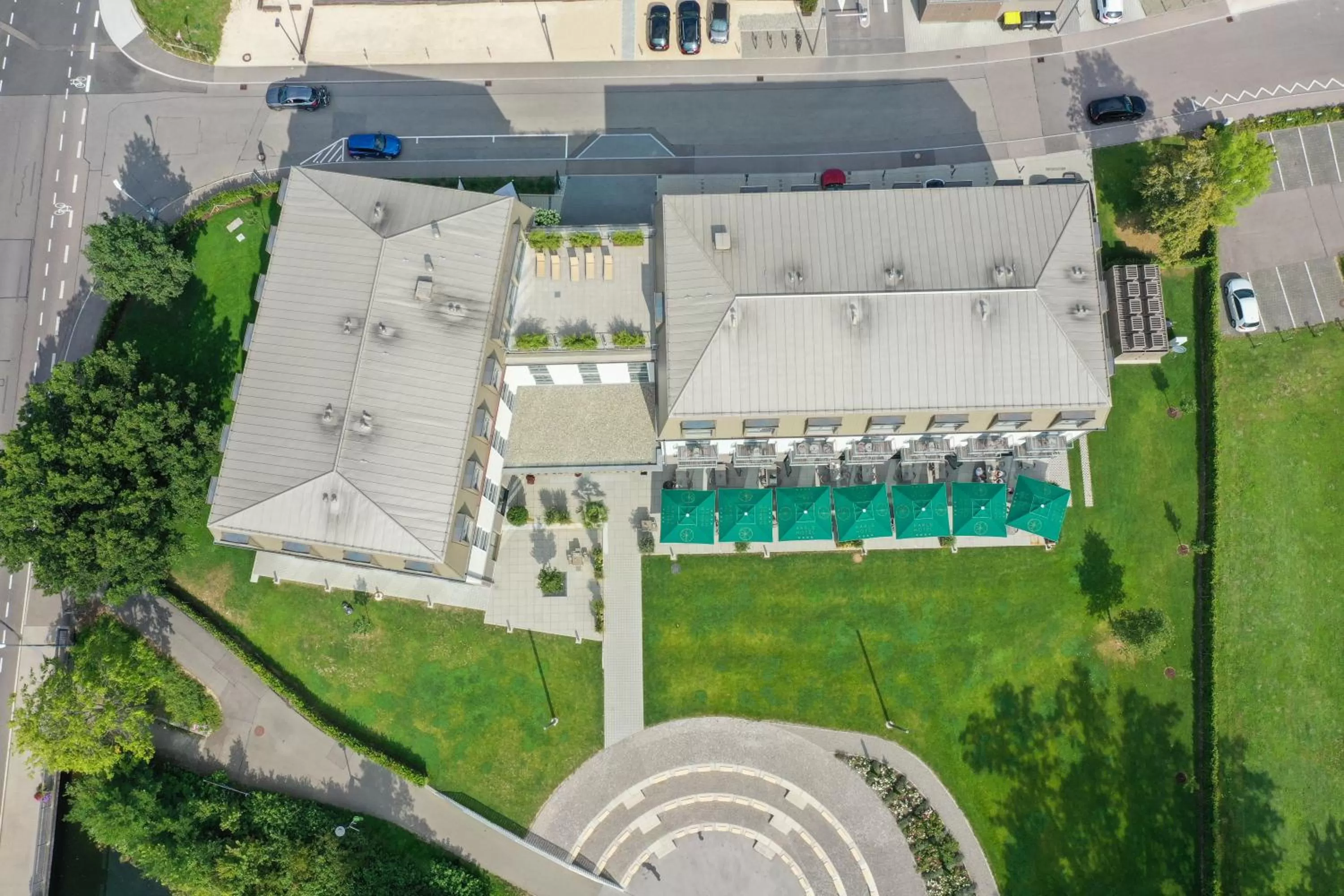 Parking in Karls Hotel