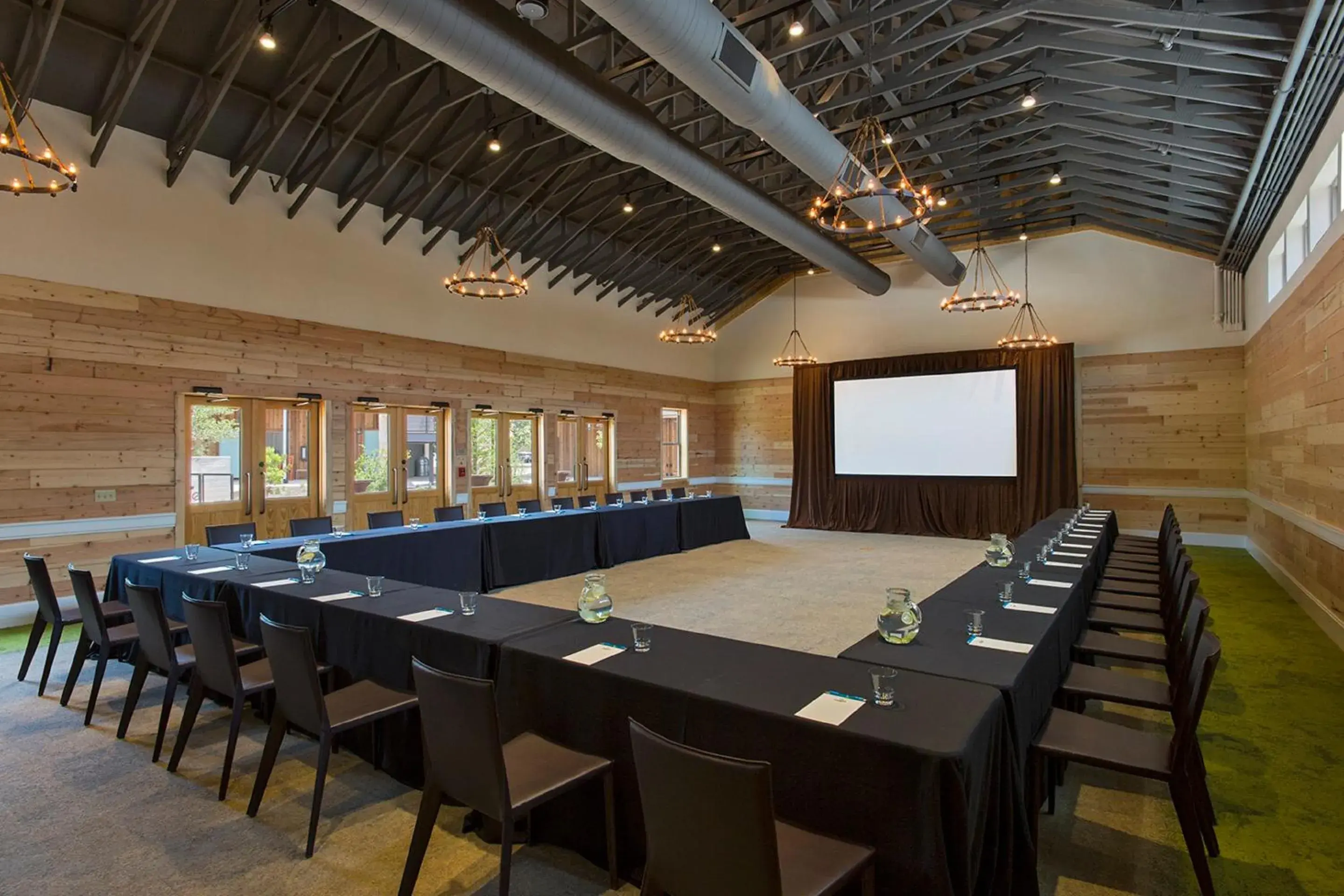 Meeting/conference room in Lone Star Court, by Valencia Hotel Group