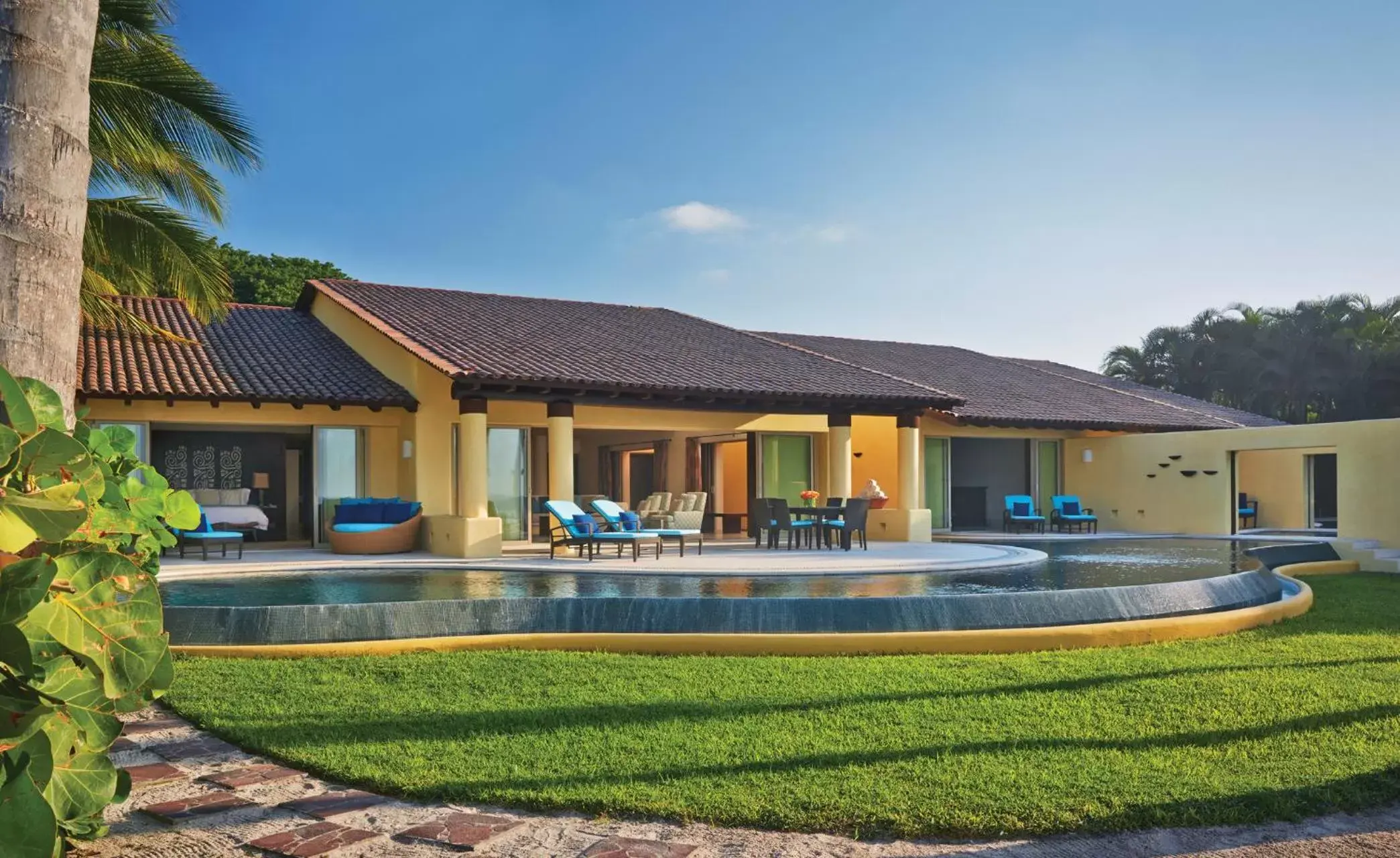 Balcony/Terrace, Property Building in Four Seasons Resort Punta Mita