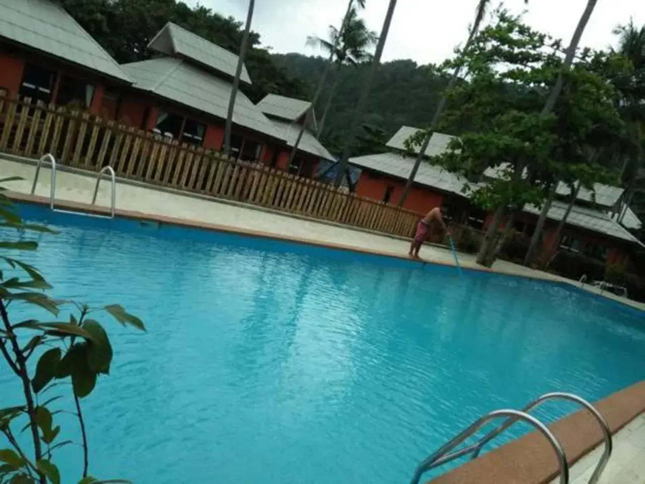 Swimming Pool in Lanta Cottage