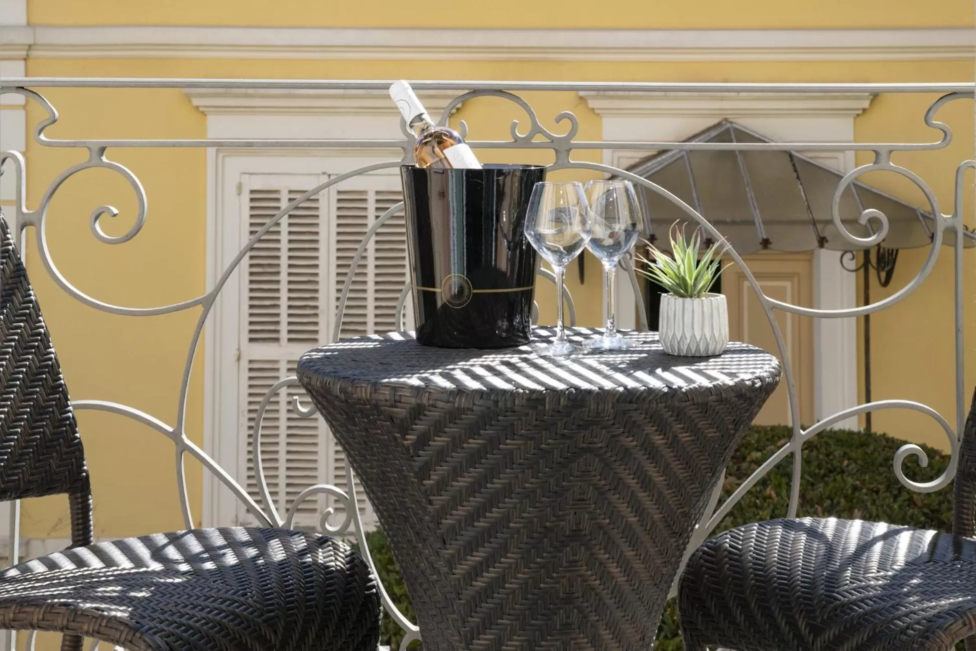 Balcony/Terrace in GOLDEN TULIP CANNES HOTEL de PARIS
