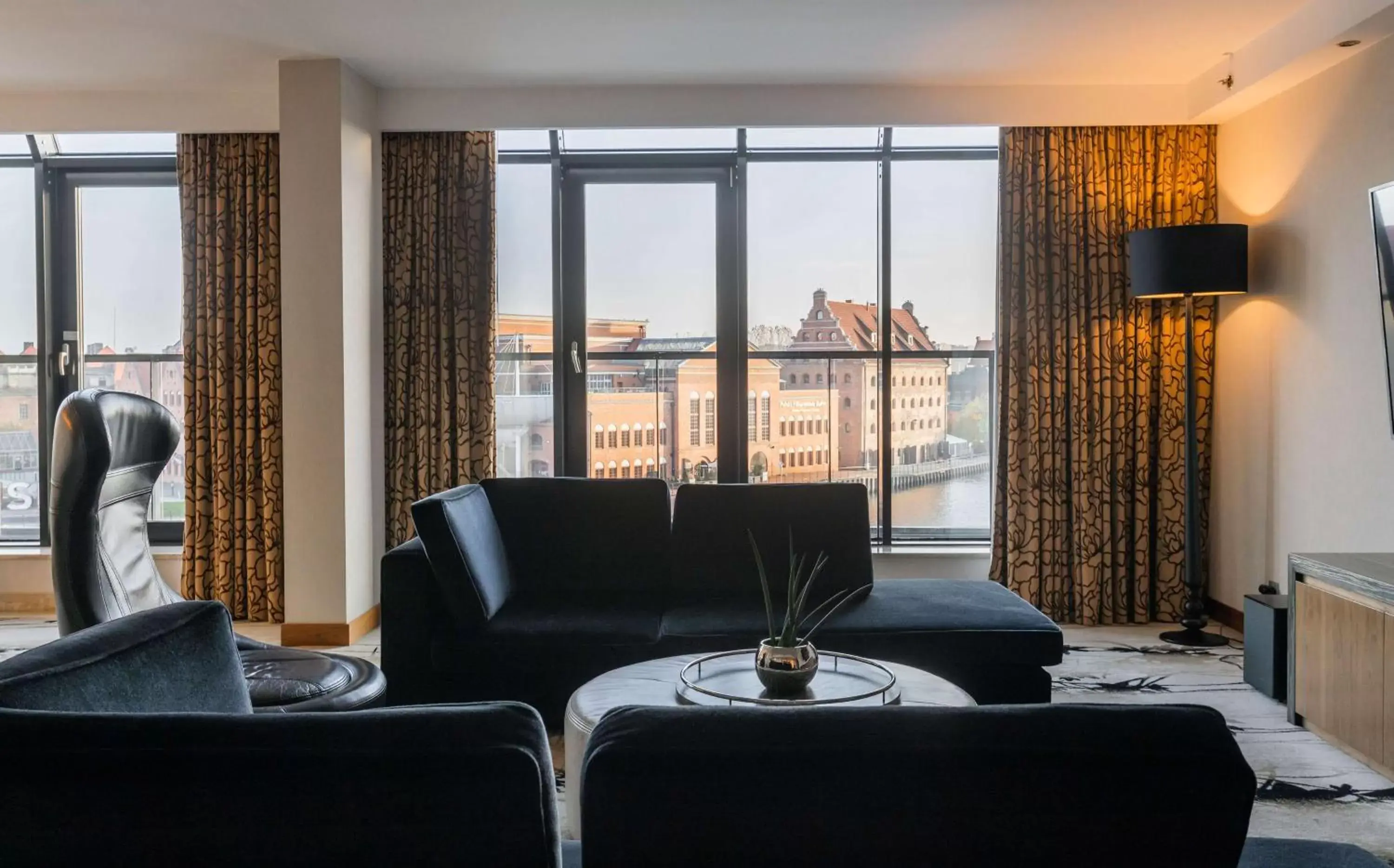 View (from property/room), Seating Area in Hilton Gdansk