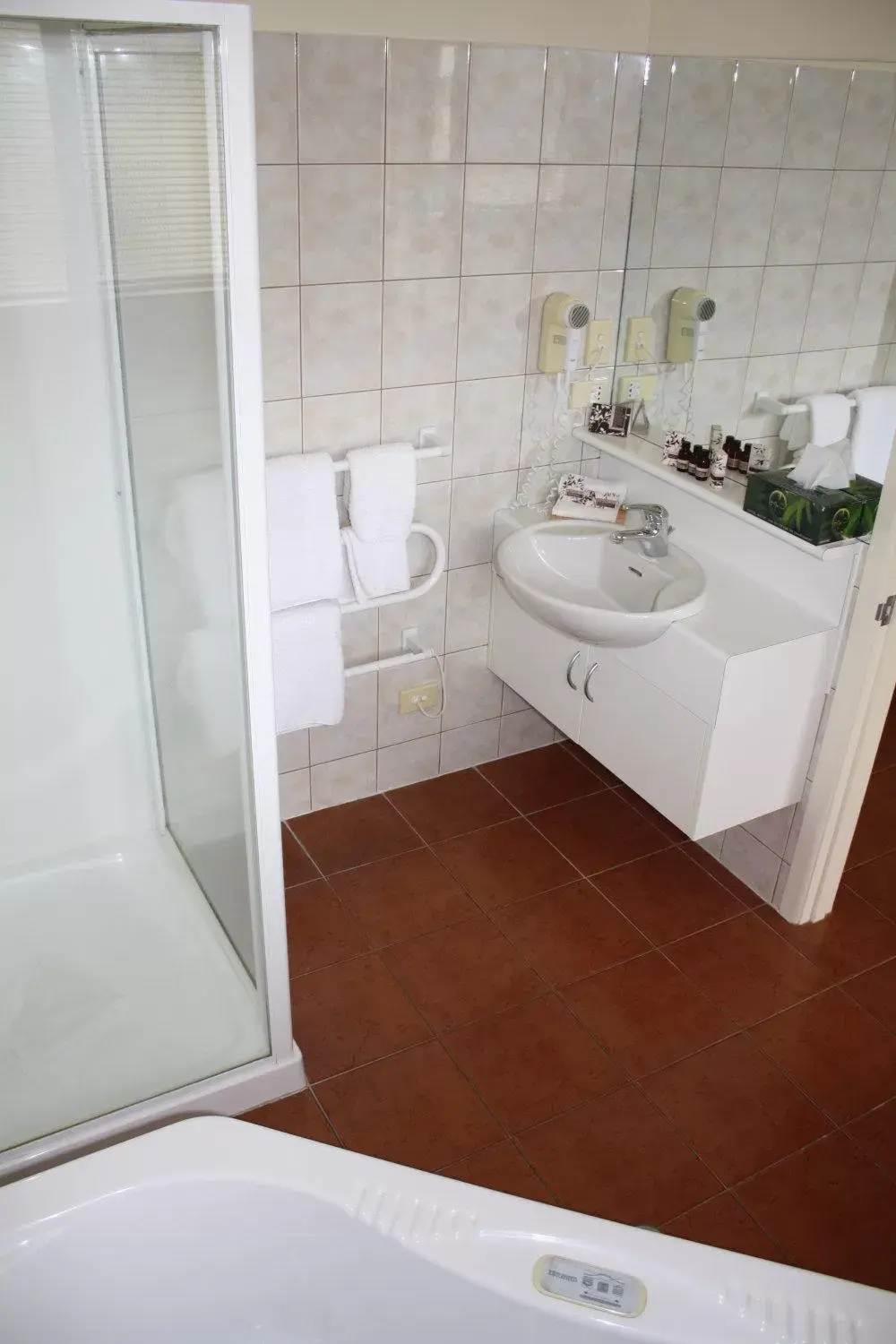 Bathroom in Baycrest Thermal Lodge