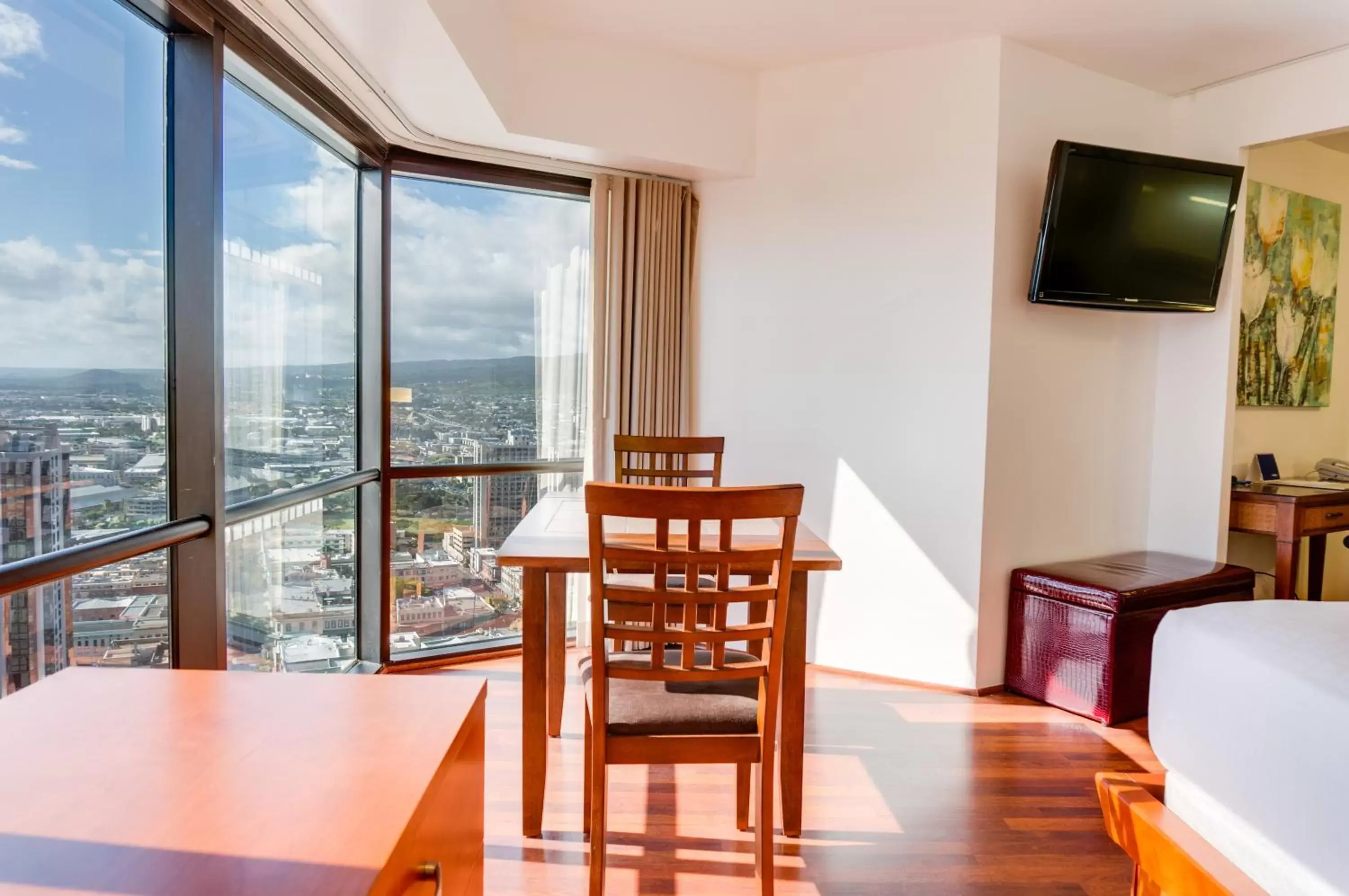 Dining area in Aston at the Executive Centre Hotel