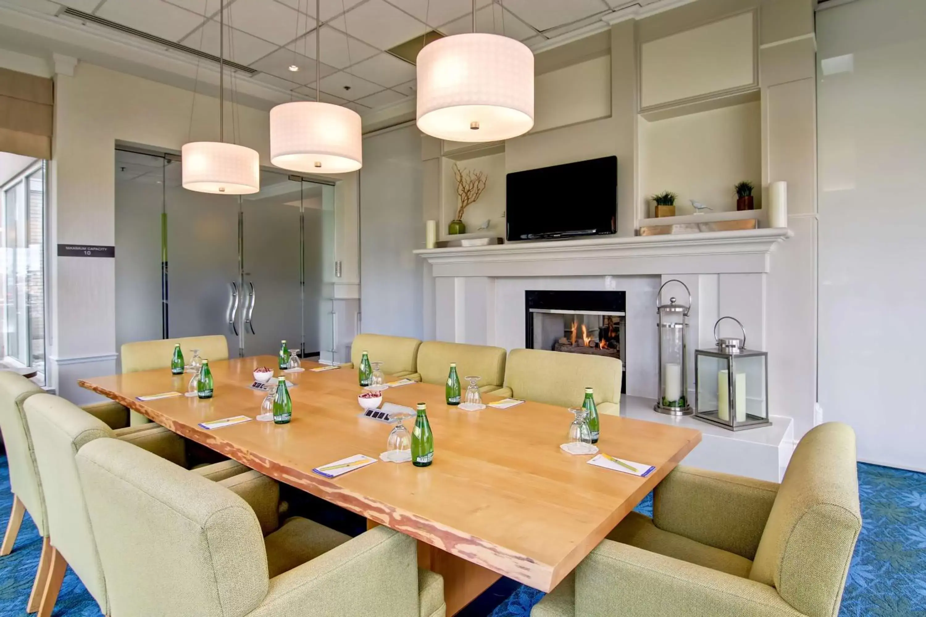 Meeting/conference room in Hilton Garden Inn Toronto/Mississauga