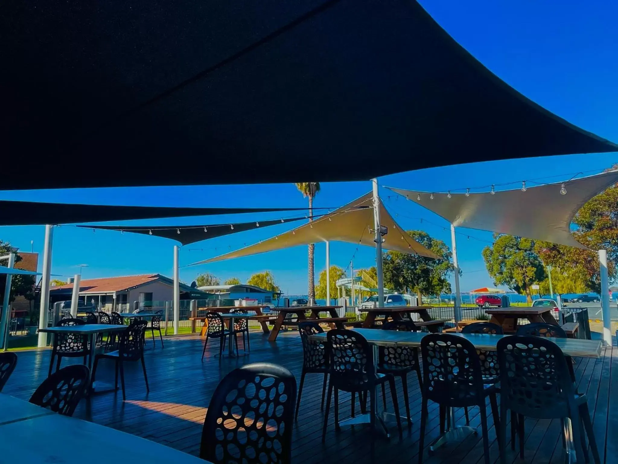 Patio, Restaurant/Places to Eat in Lake Mulwala Hotel