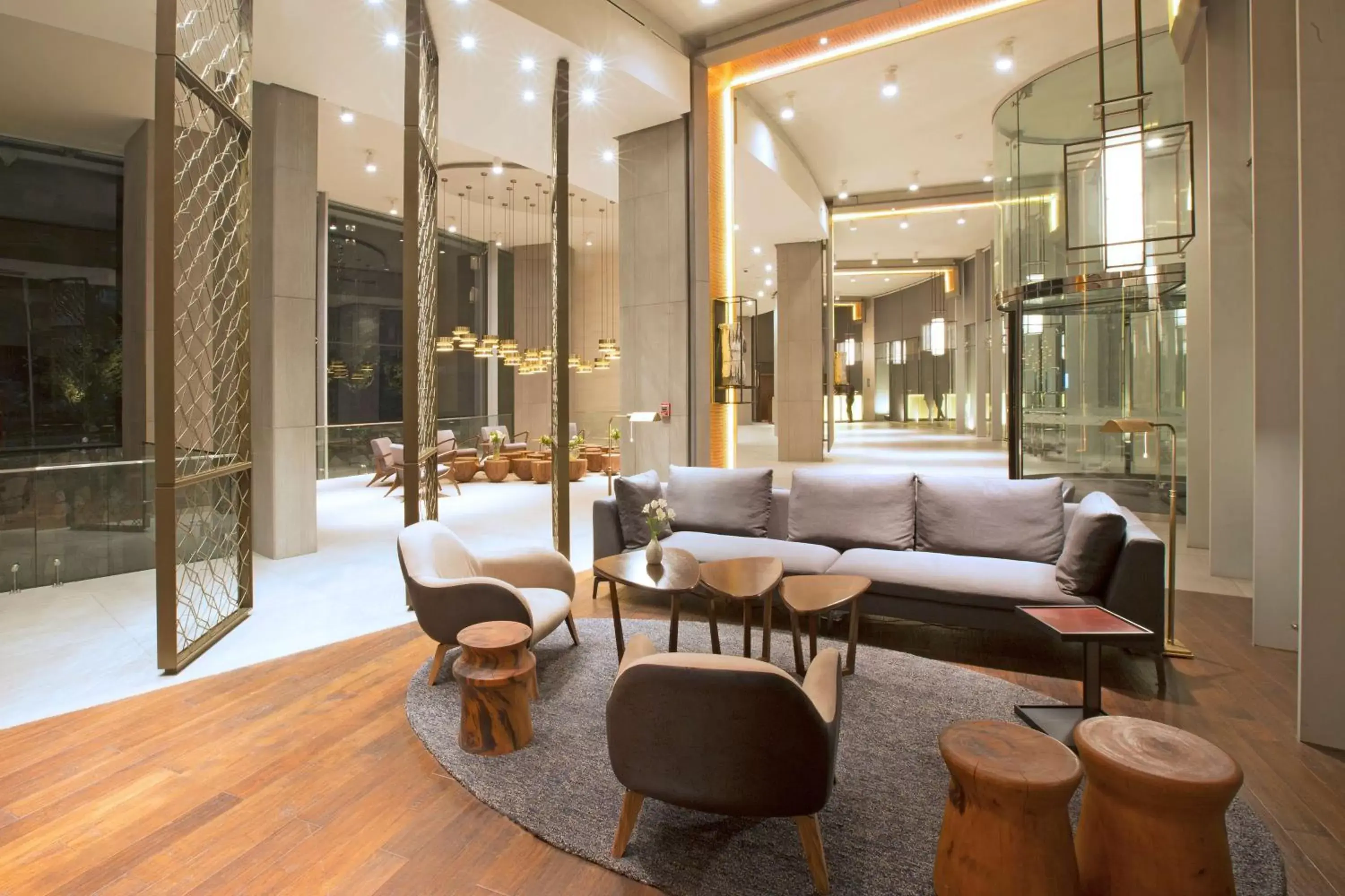 Lobby or reception, Lobby/Reception in DoubleTree by Hilton Santiago Kennedy, Chile