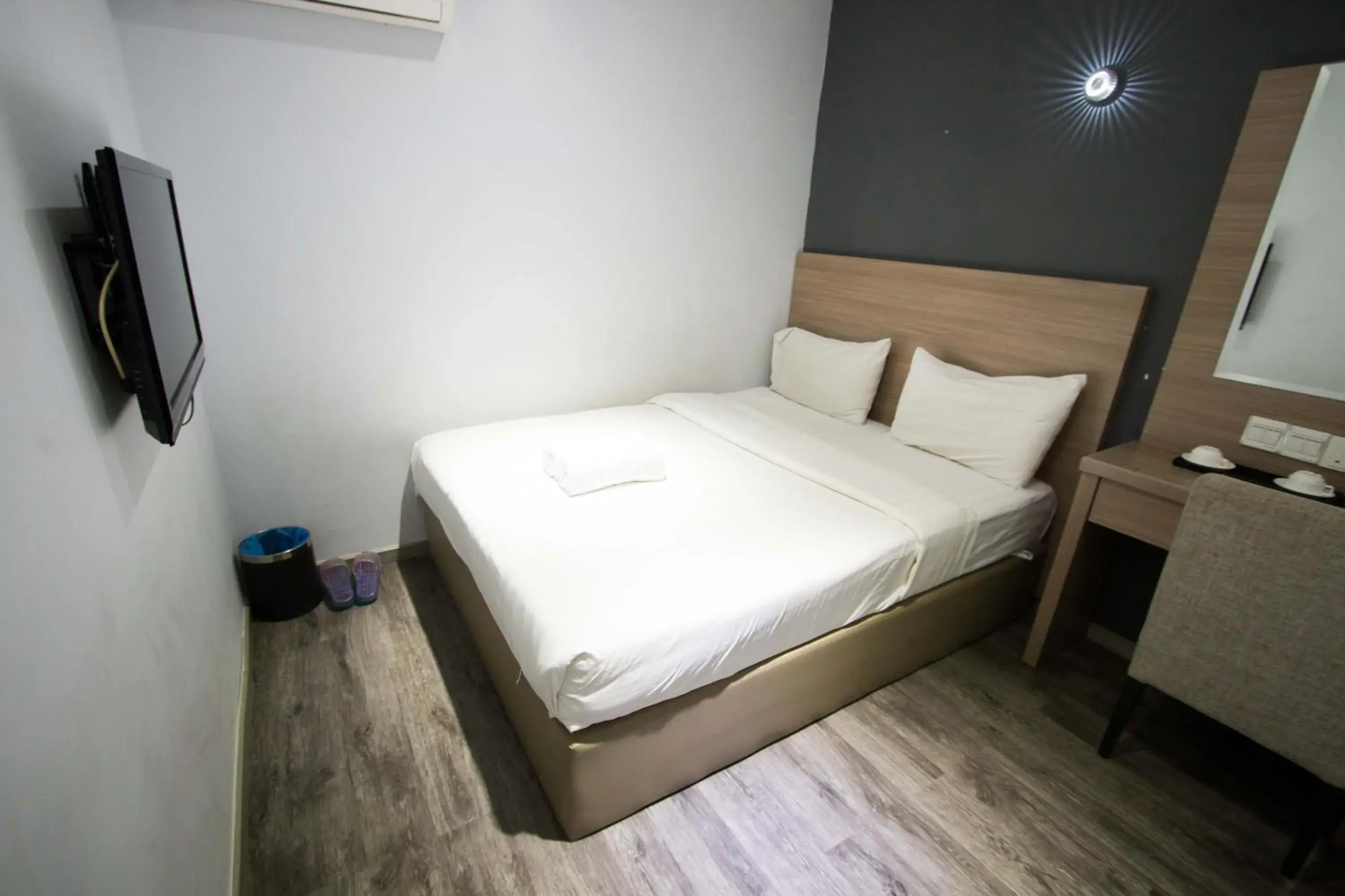 TV and multimedia, Bed in Hotel 99 Pusat Bandar Puchong