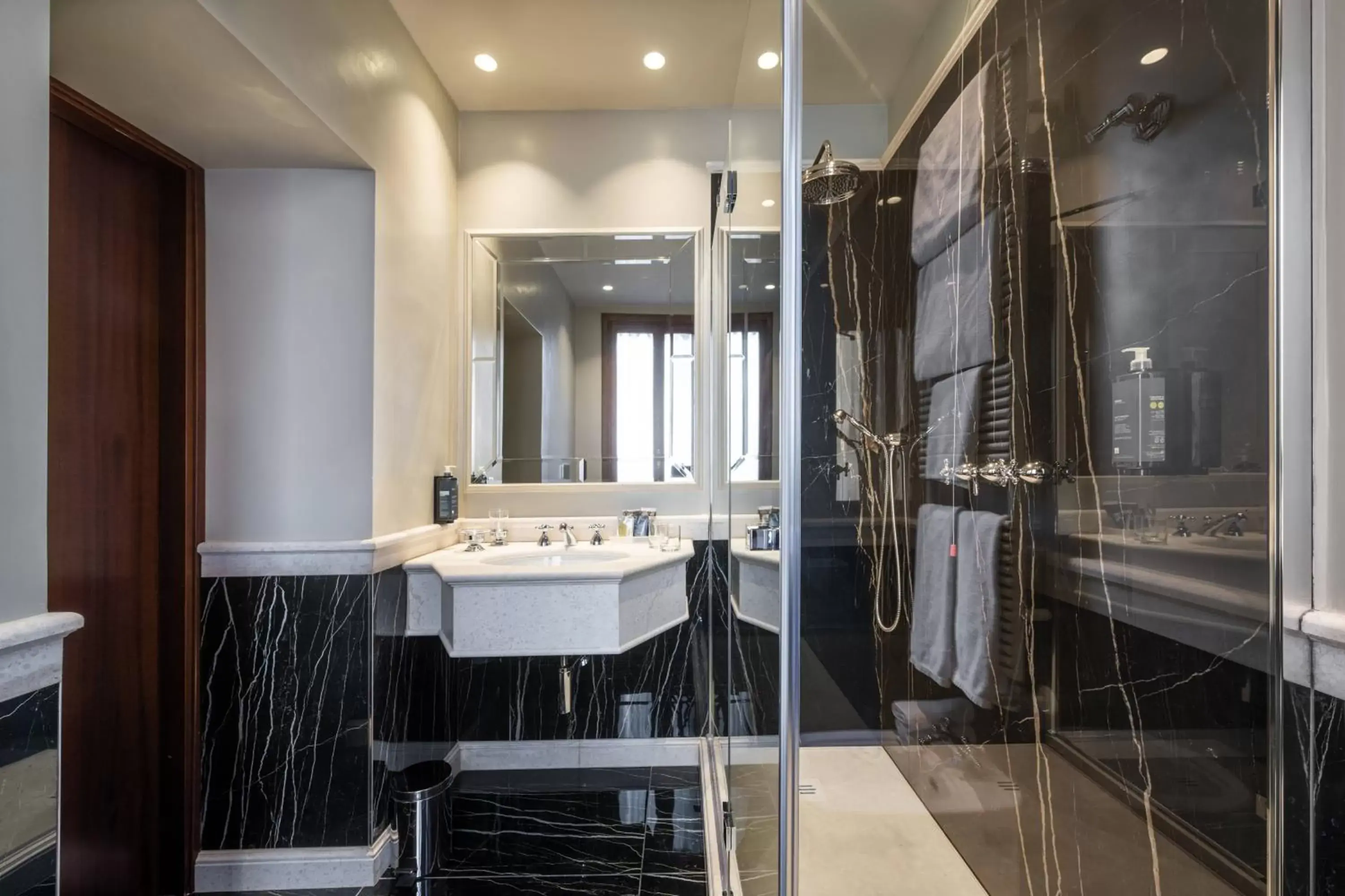 Bathroom in Hotel Palazzo Priuli