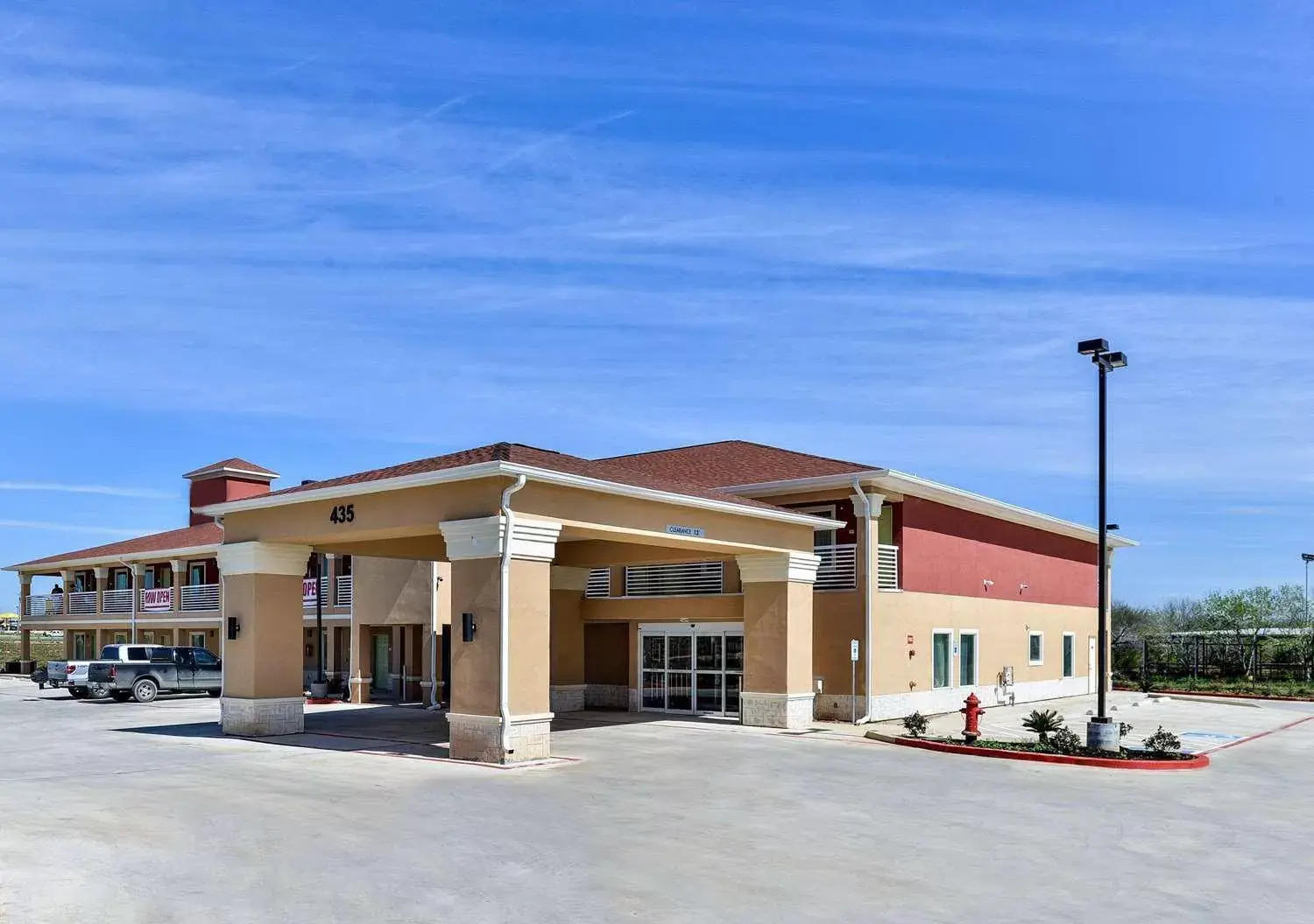 Property Building in Scottish Inn & Suites Cotulla, TX