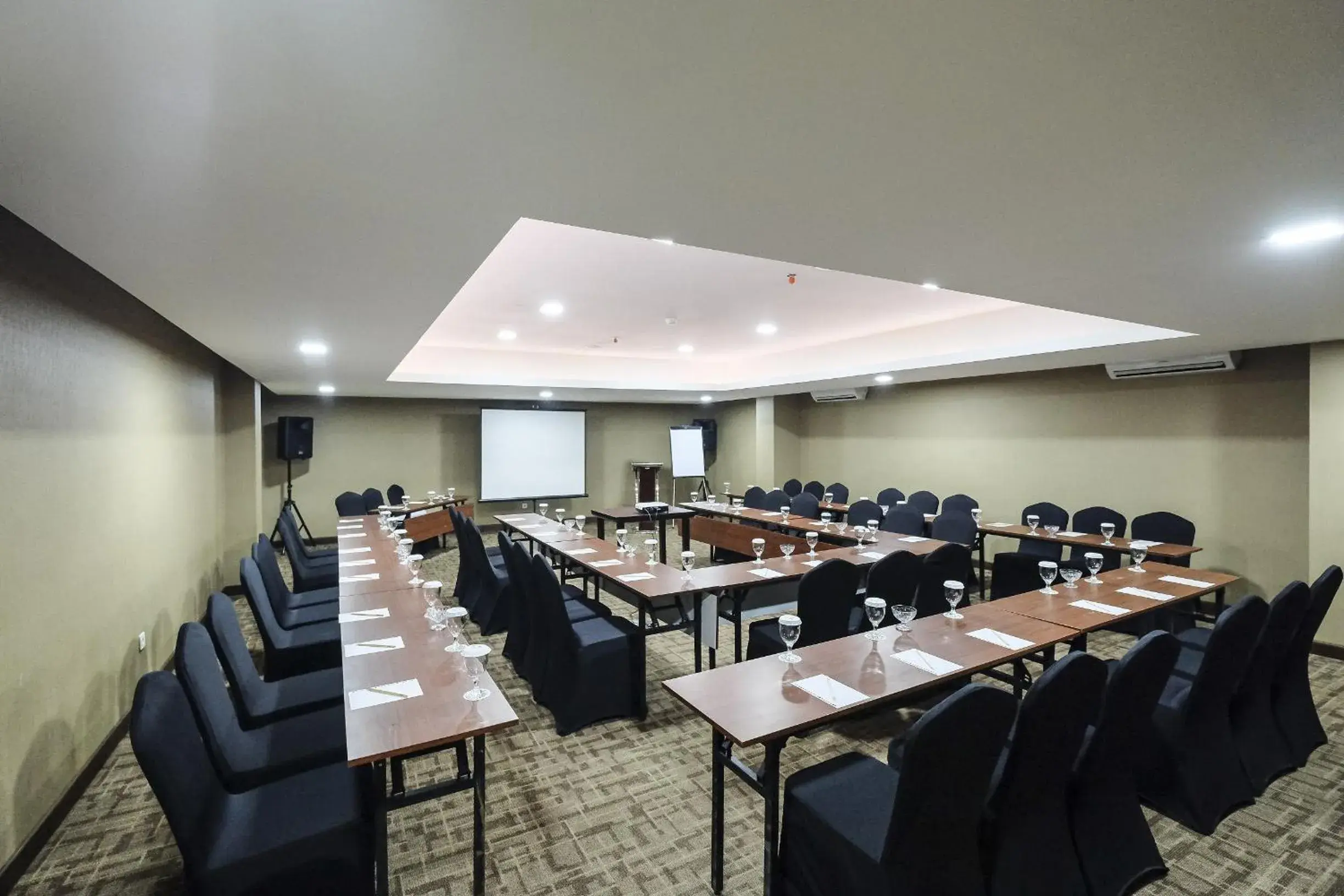 Banquet/Function facilities in LYNN Hotel by Horison