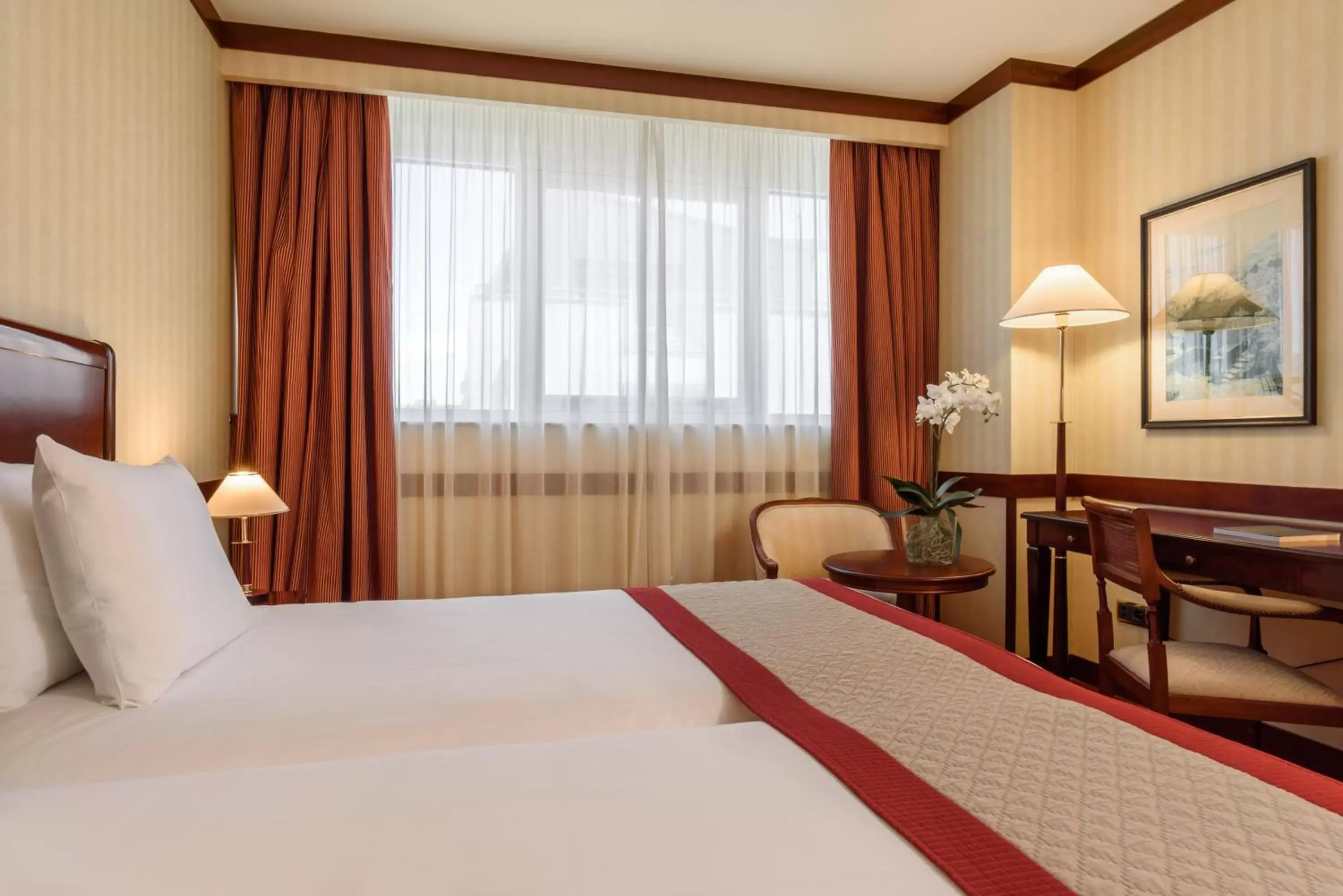 Bed in Eurostars Gran Hotel Santiago