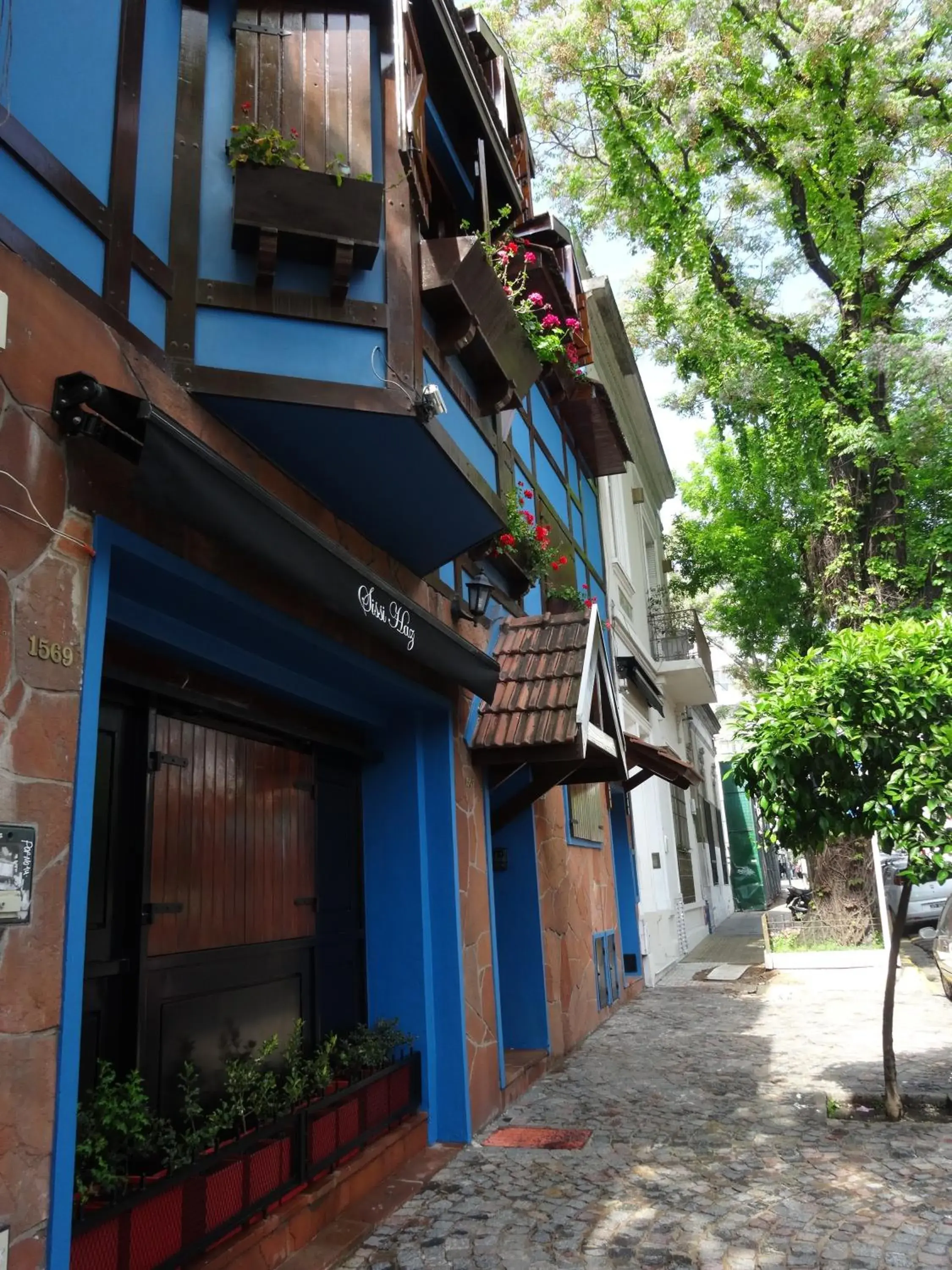 Facade/entrance, Property Building in Sissi Haz Hotel