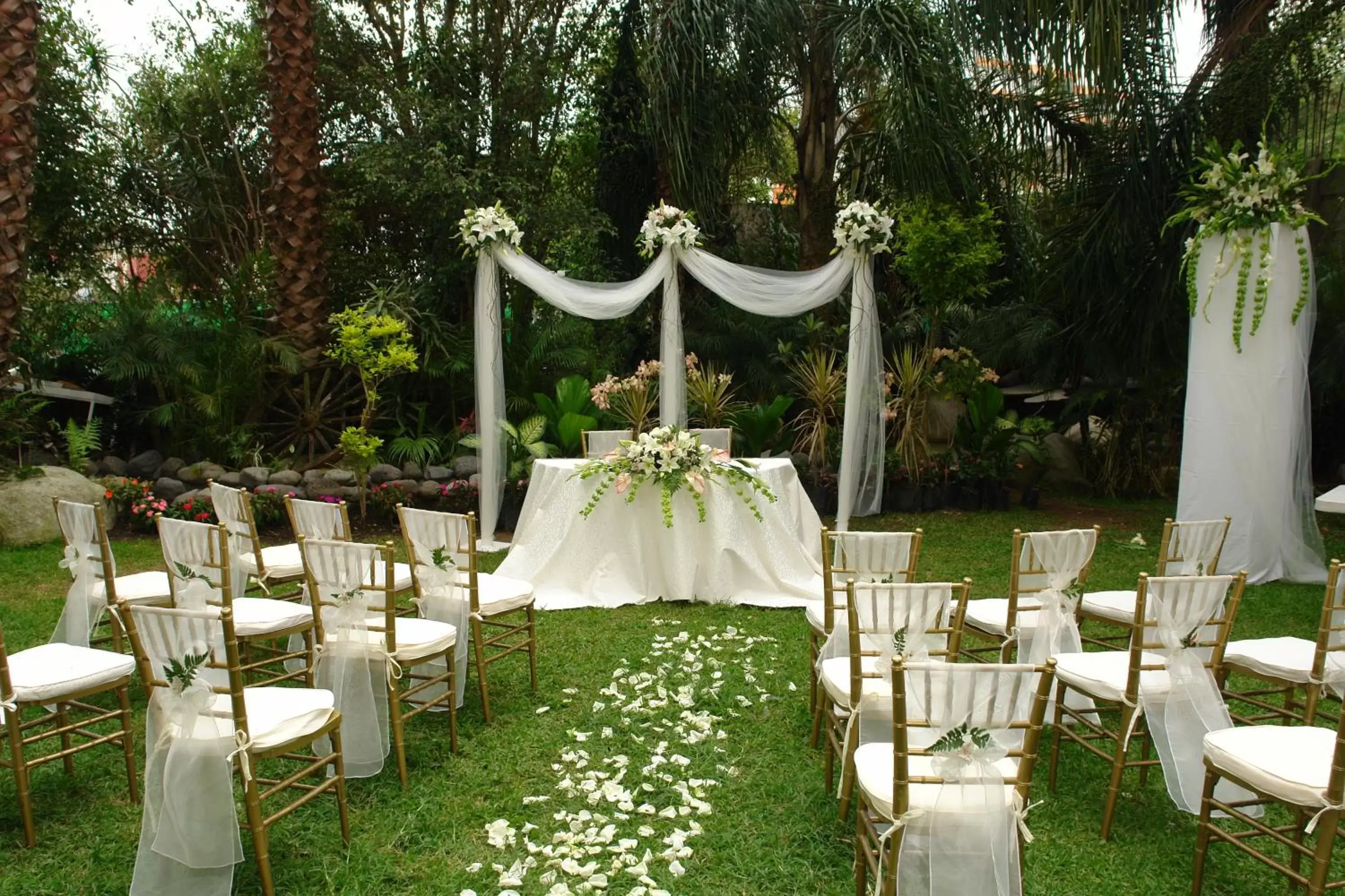 Garden, Banquet Facilities in Villa Las Margaritas Caxa