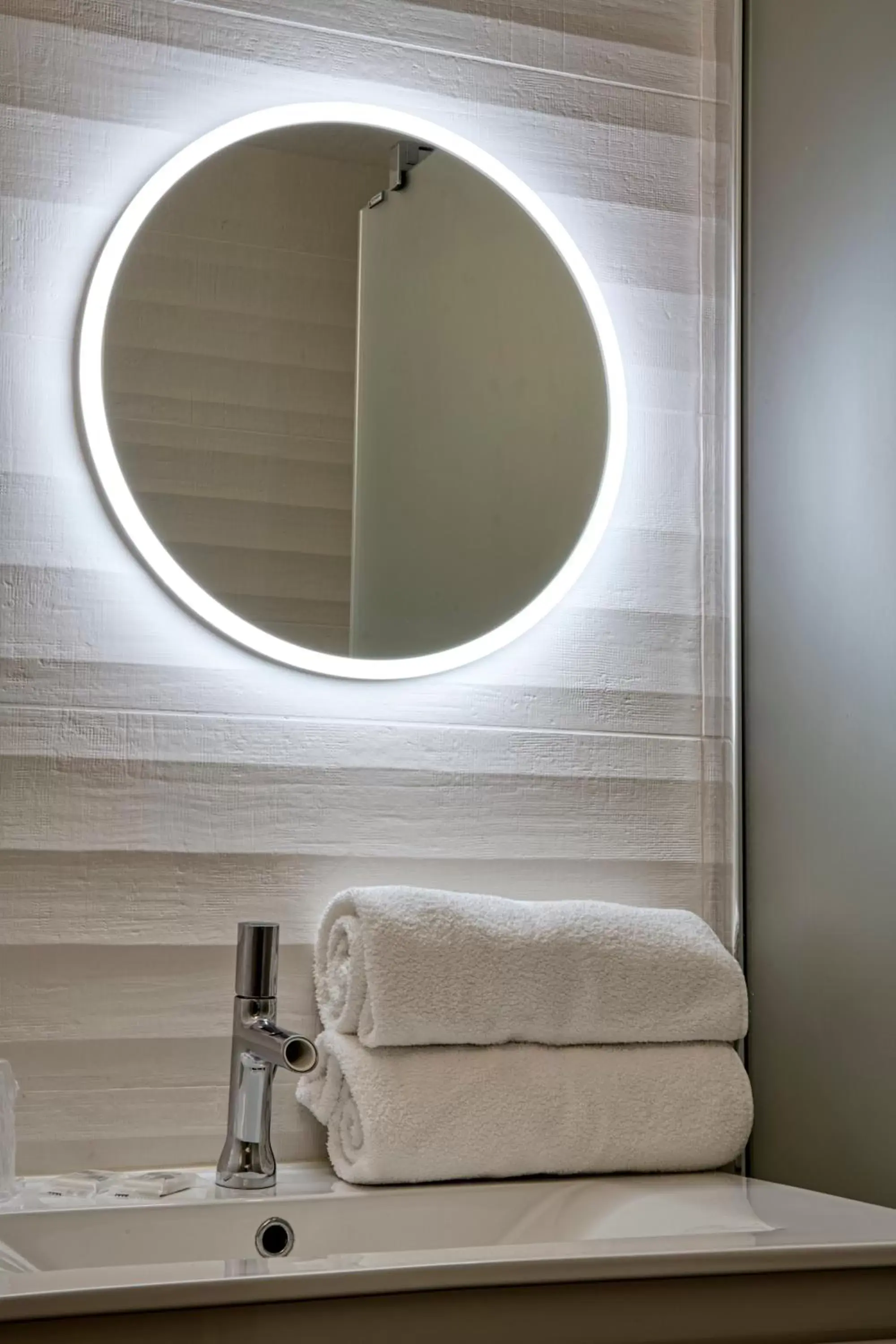 Bathroom in Hôtel Lac d'Orient